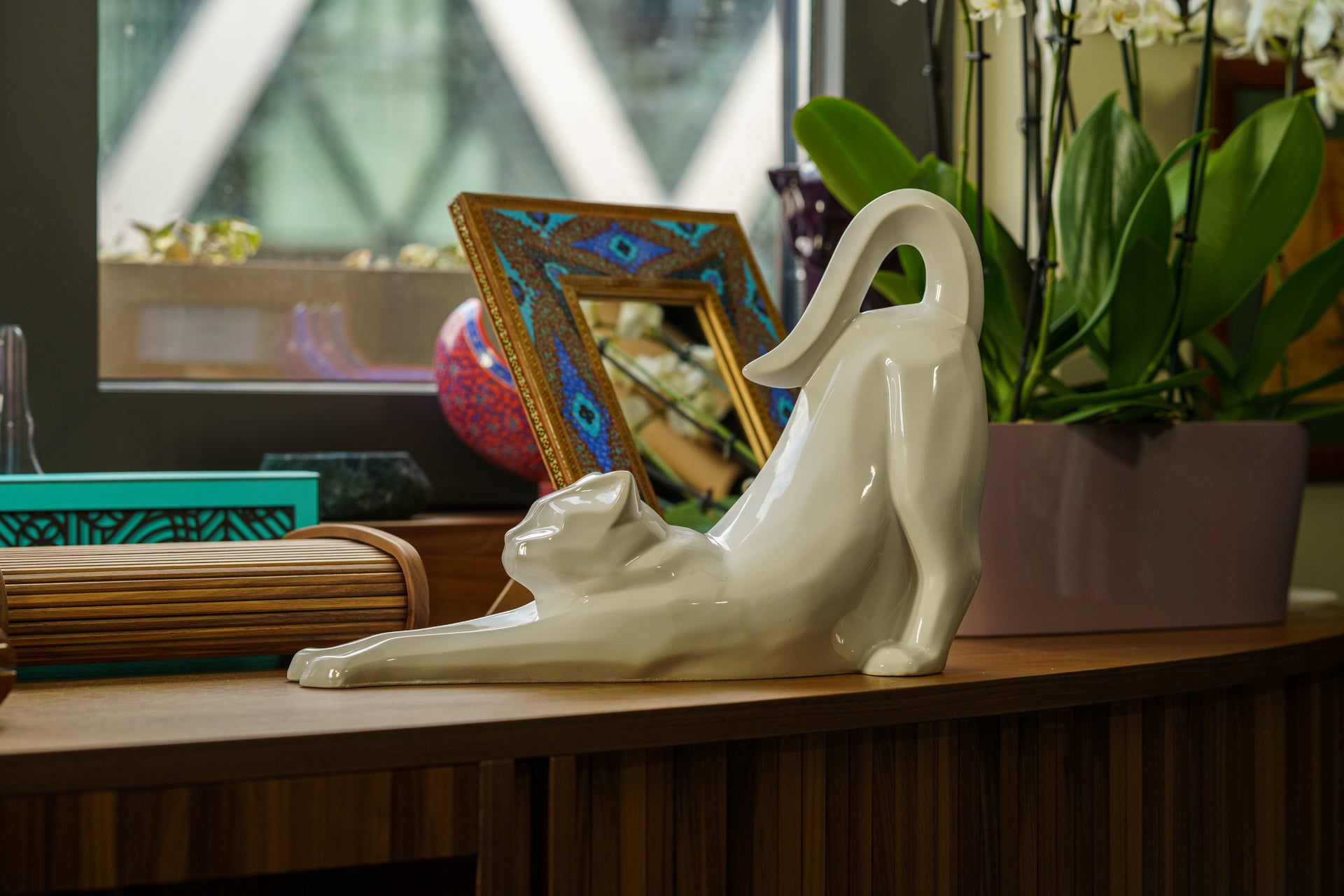 Cat Cremation Urn For Ashes "Grace" - White | Ceramic