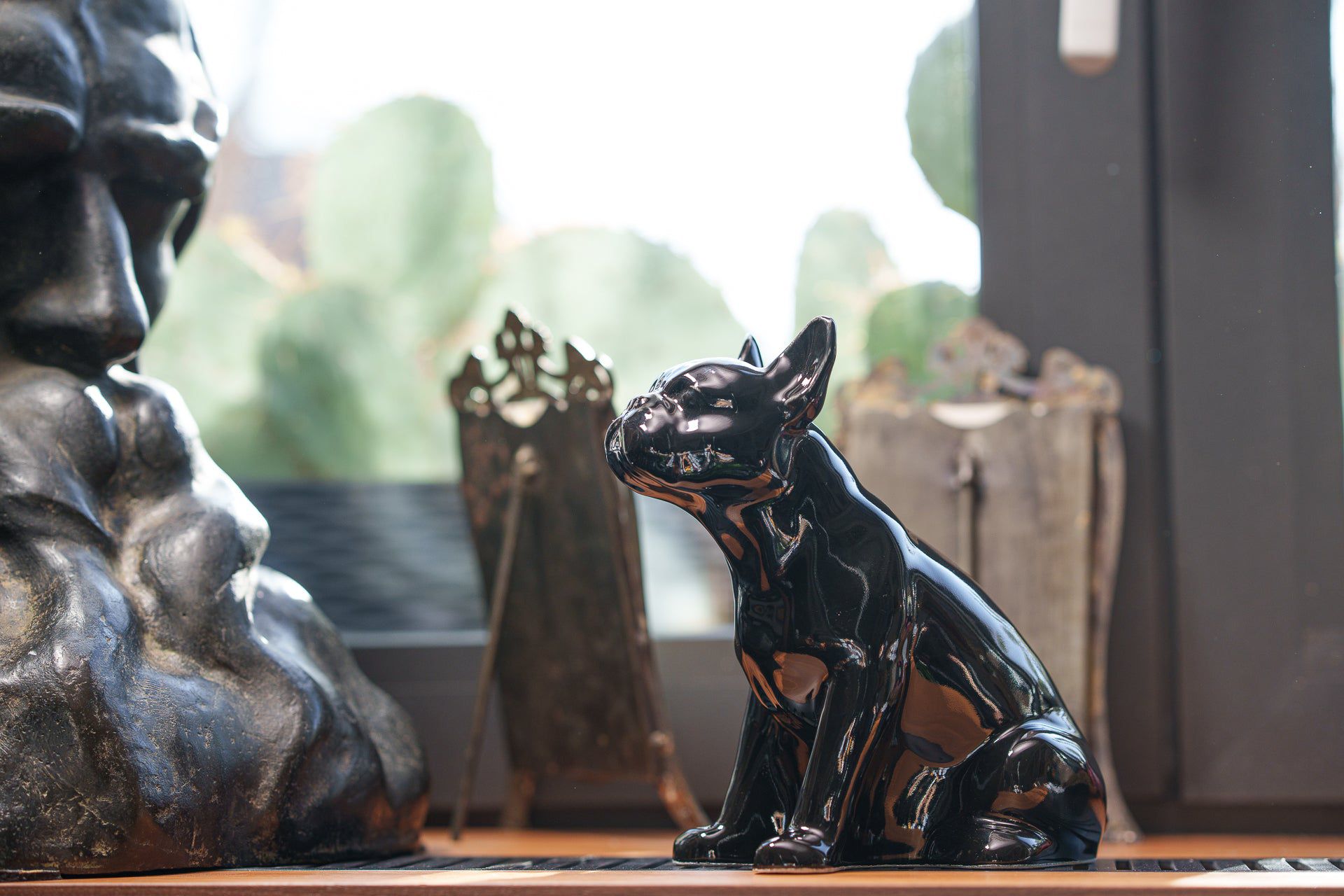 Pulvis Art Urns Pet Urn French Bulldog Pet Urn - Lamp Black | Ceramic Urn