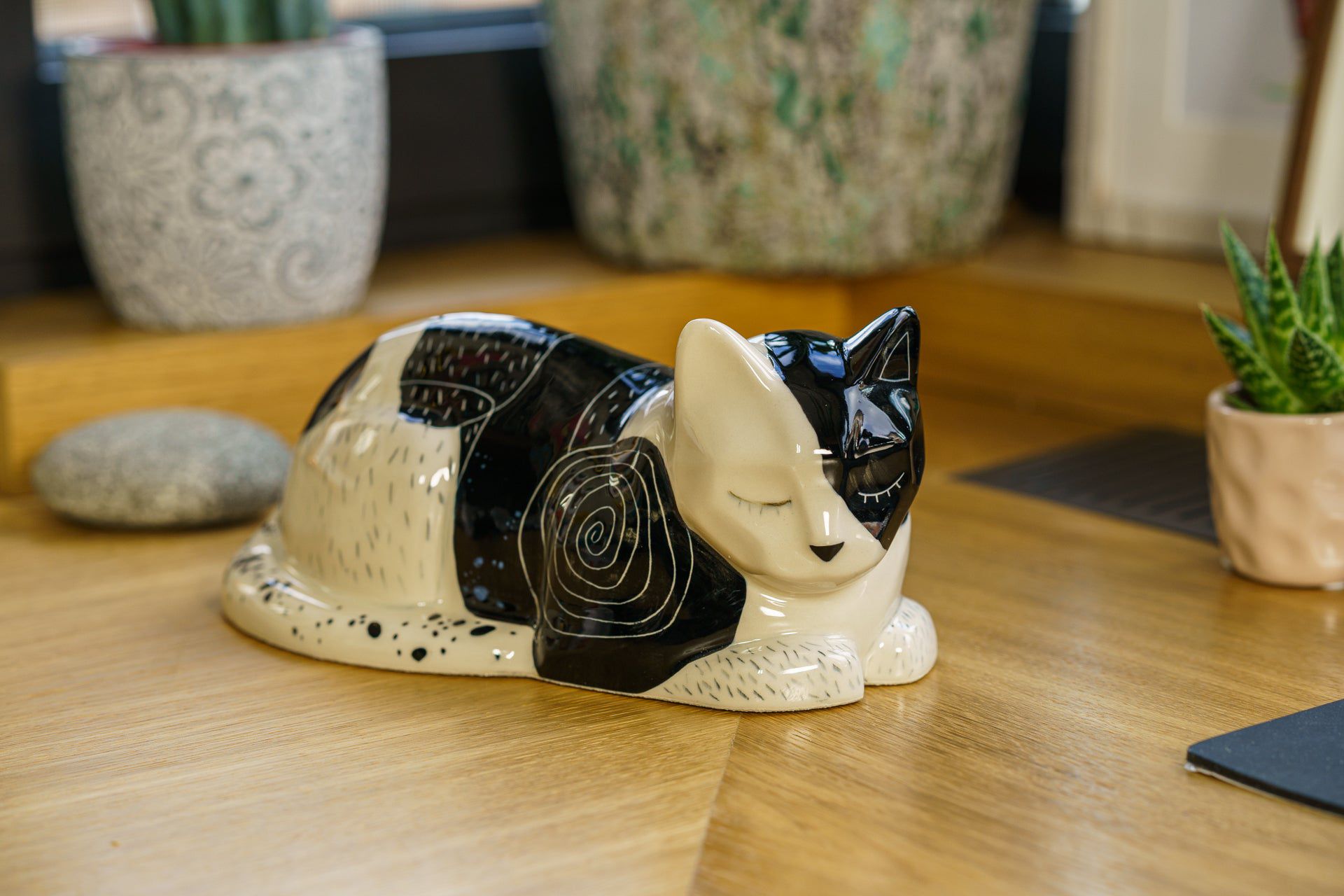 Pulvis Art Urns Pet Urn Hand Decorated Cat Urn for Ashes "Tuxedo" - Ceramic | Handmade