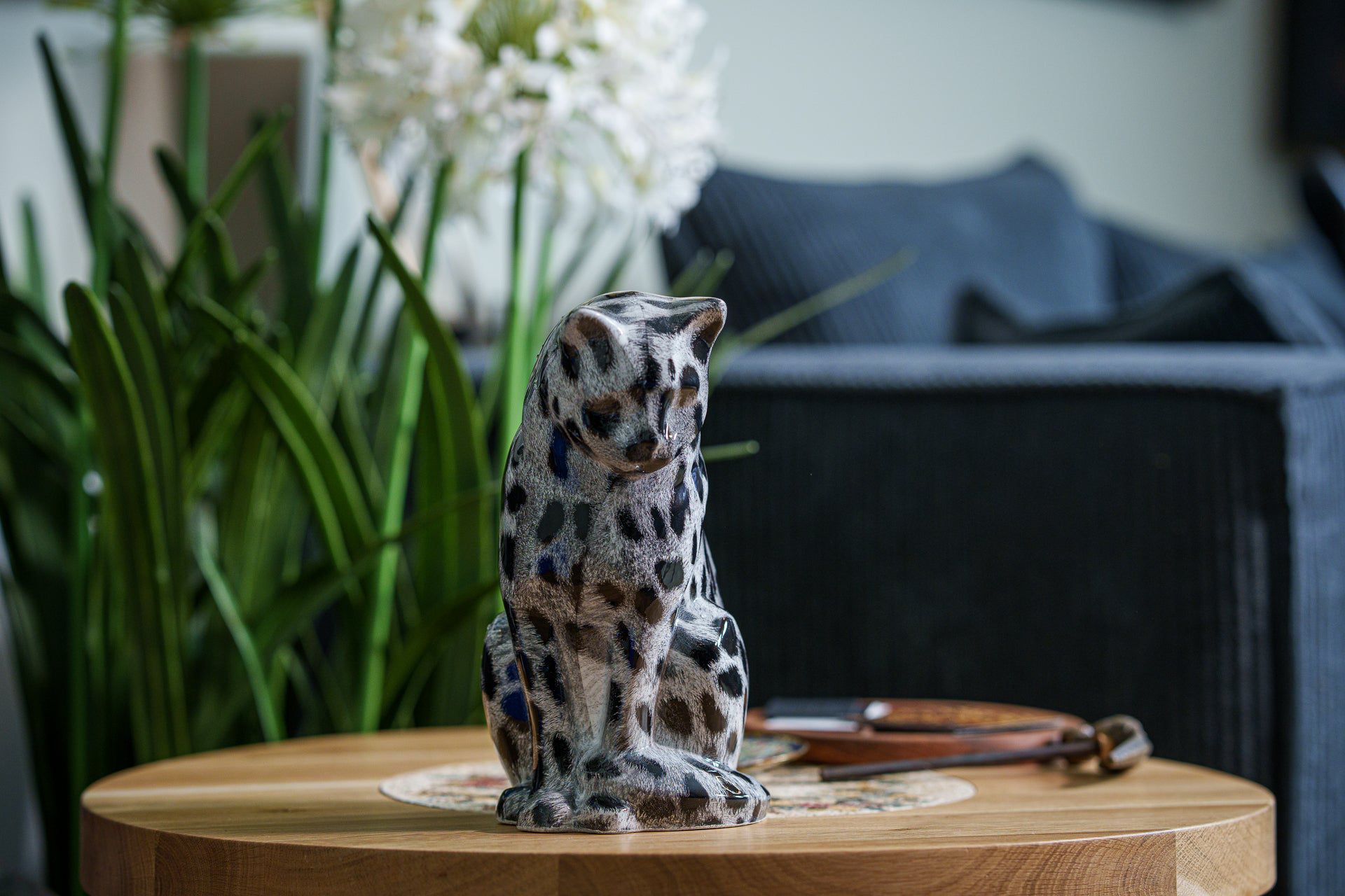 Pulvis Art Urns Pet Urn HydroGraphics Pet Urn "Neko" | Spotted White | Ceramic
