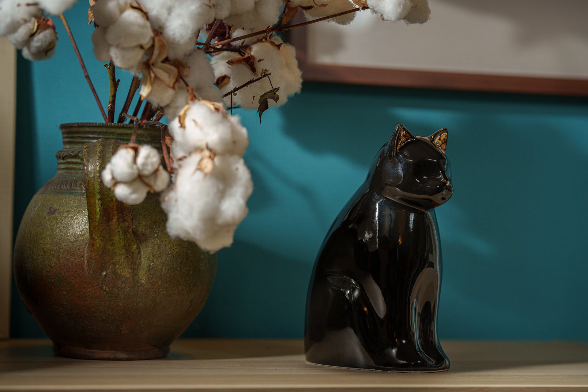 Pulvis Art Urns Pet Urn "Meow" Pet Urn for Cat - Black | Ceramic | Handmade