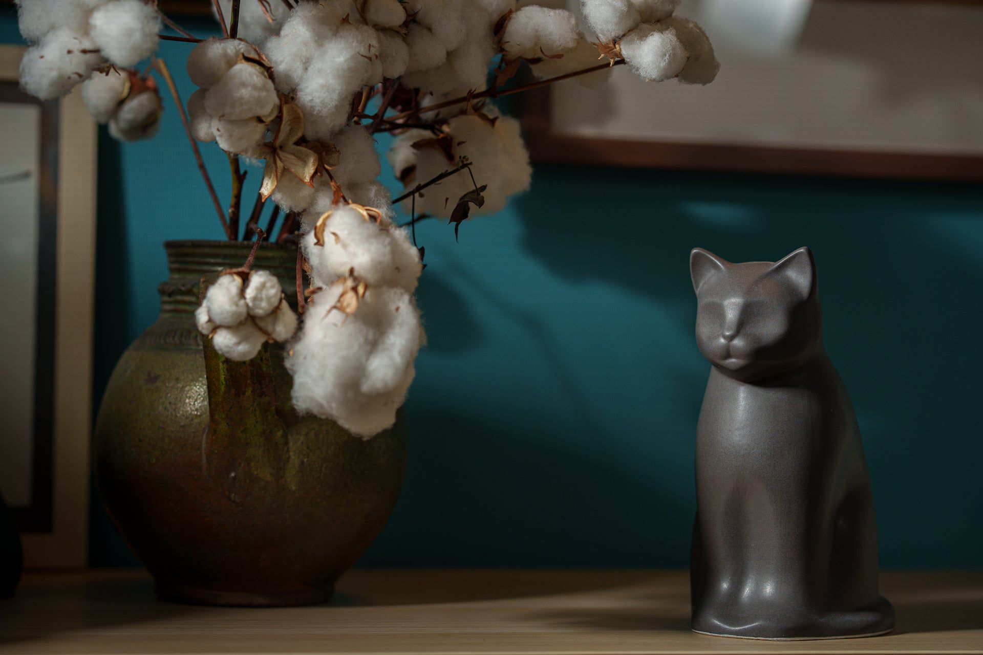 Pulvis Art Urns Pet Urn "Meow" Pet Urn for Cat - Gray Matte | Ceramic | Handmade
