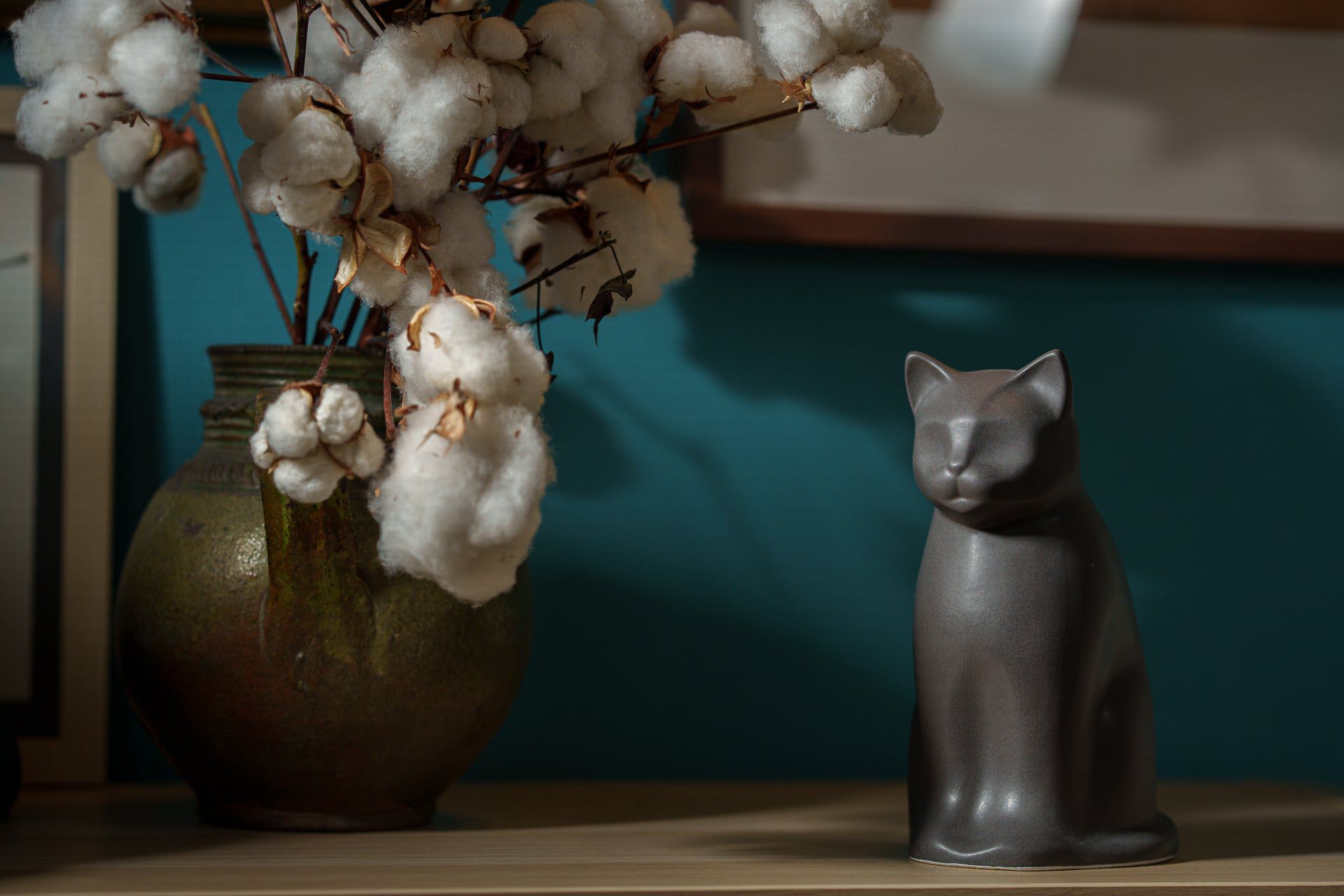 Pulvis Art Urns Pet Urn "Meow" Pet Urn for Cat - Gray Matte | Ceramic | Handmade