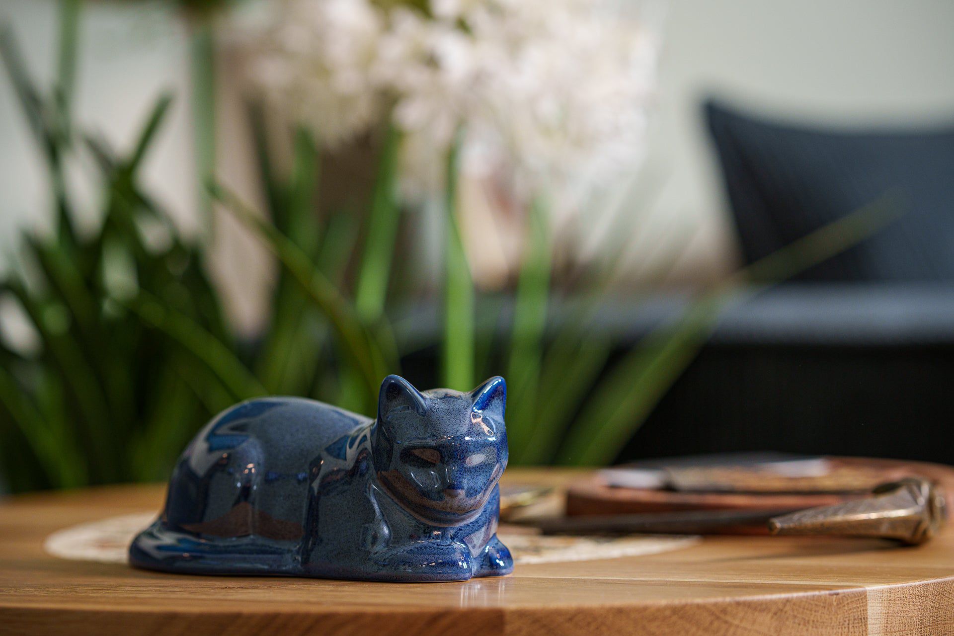 Pulvis Art Urns Pet Urn Mini Laying Cat Cremation Urn - Blue Melange | Ceramic