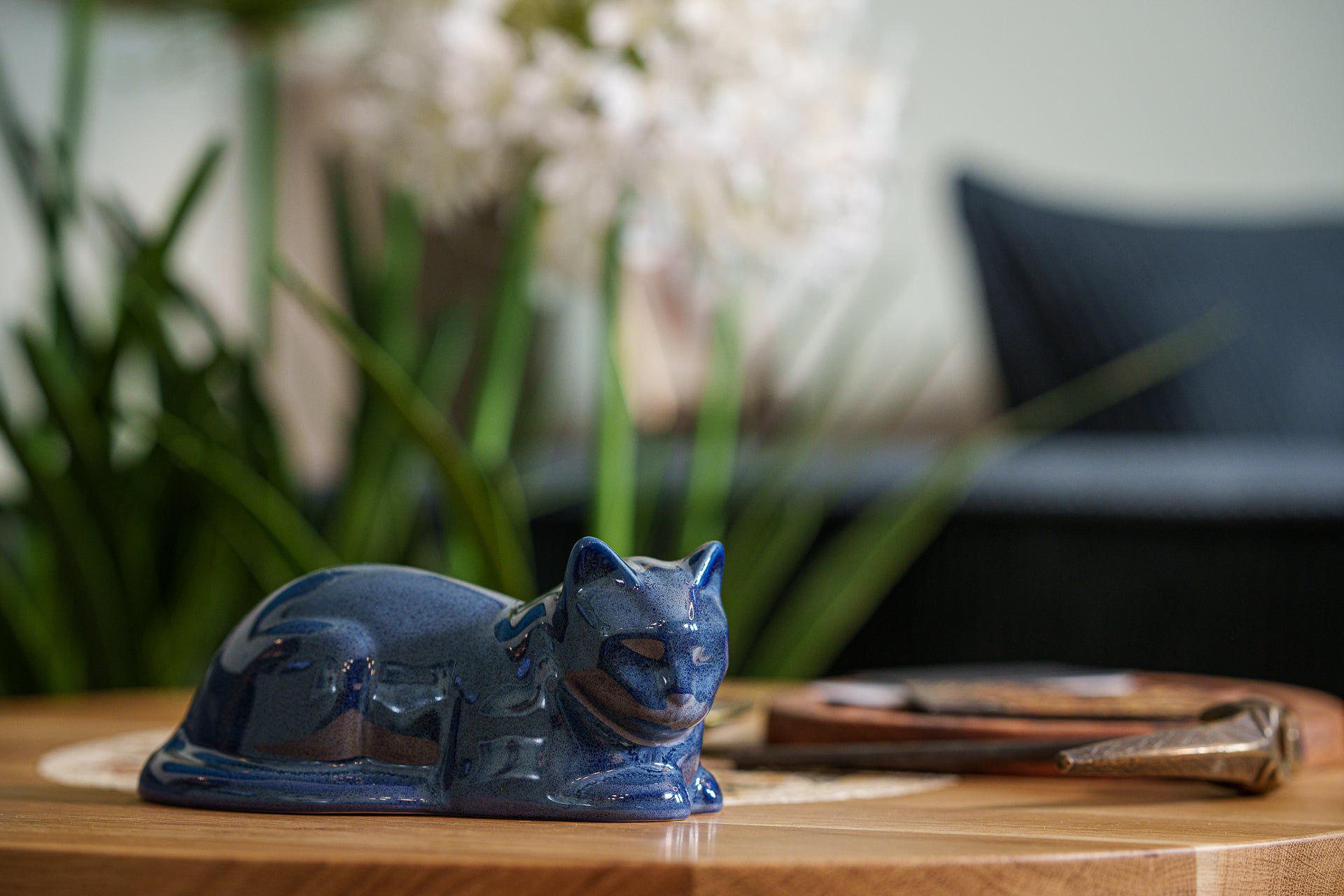 Pulvis Art Urns Pet Urn Mini Laying Cat Cremation Urn - Blue Melange | Ceramic