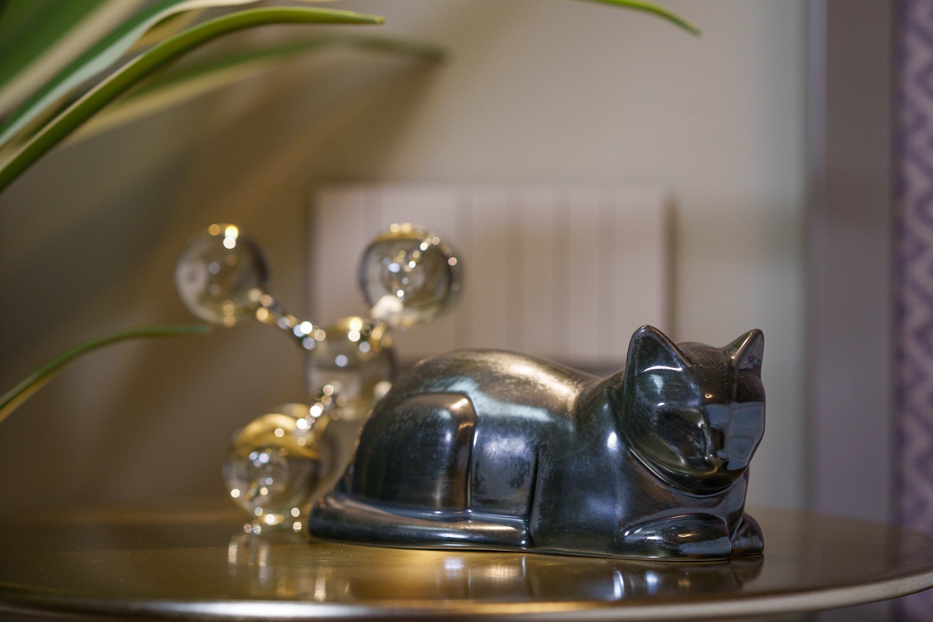 Pulvis Art Urns Pet Urn Mini Laying Cat Cremation Urn - Dark Matte | Ceramic