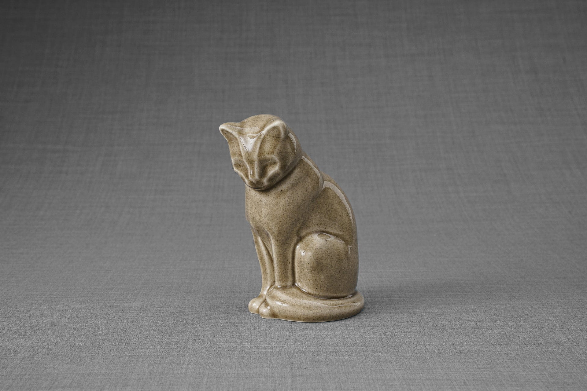 Pulvis Art Urns Pet Urn Mini Pet Urn for Ashes Neko - Beige Gray | Handmade | Ceramic