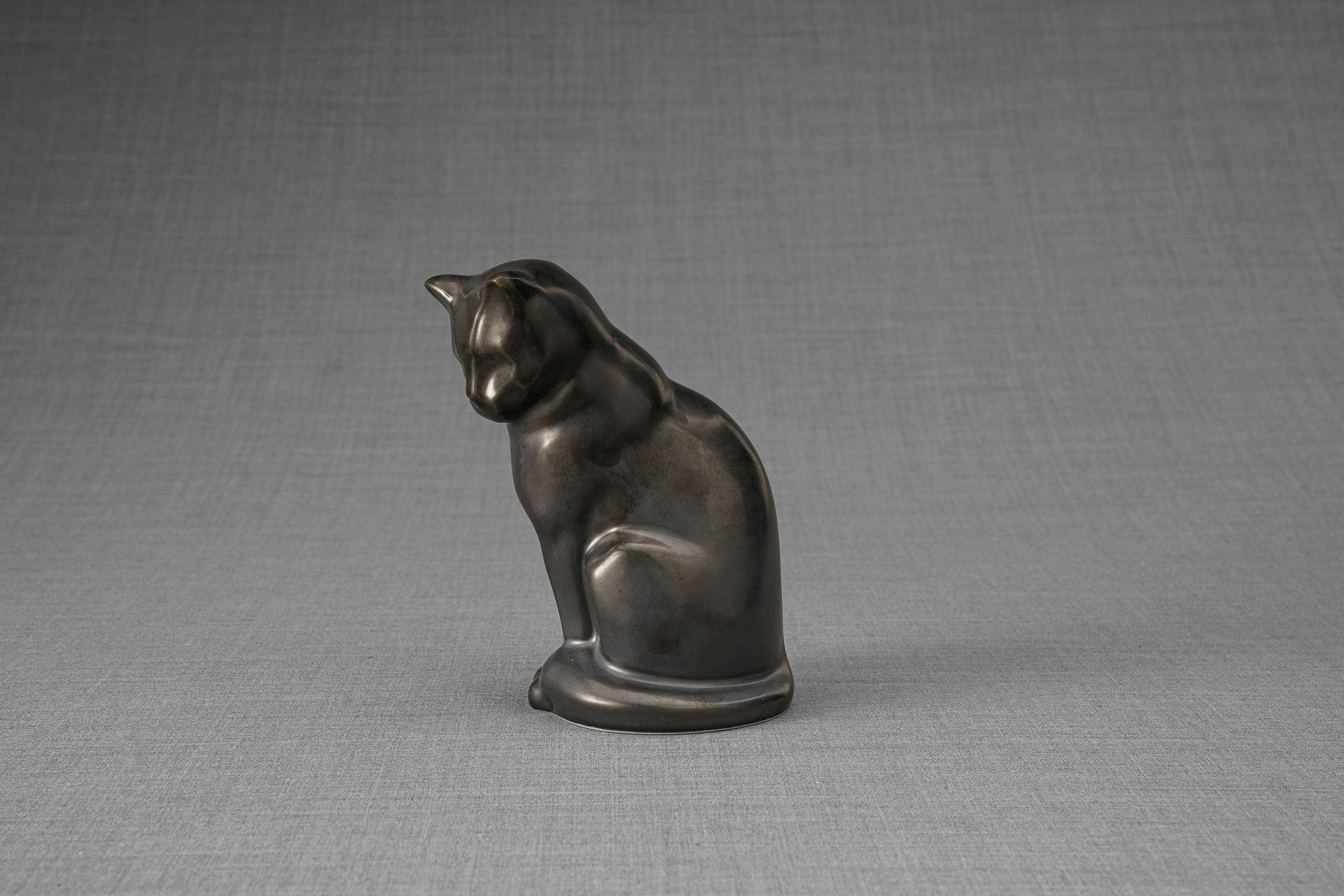 Pulvis Art Urns Pet Urn Mini Pet Urn for Ashes Neko - Dark Matte | Ceramic | Handmade