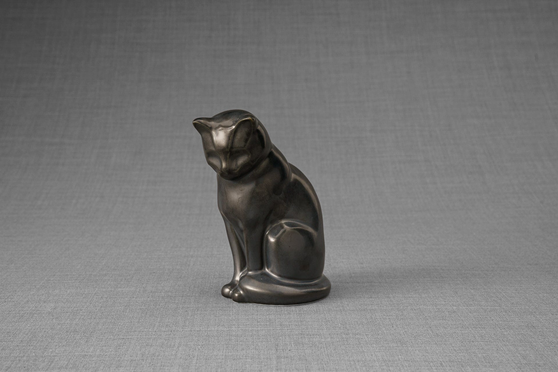 Pulvis Art Urns Pet Urn Mini Pet Urn for Ashes Neko - Dark Matte | Ceramic | Handmade