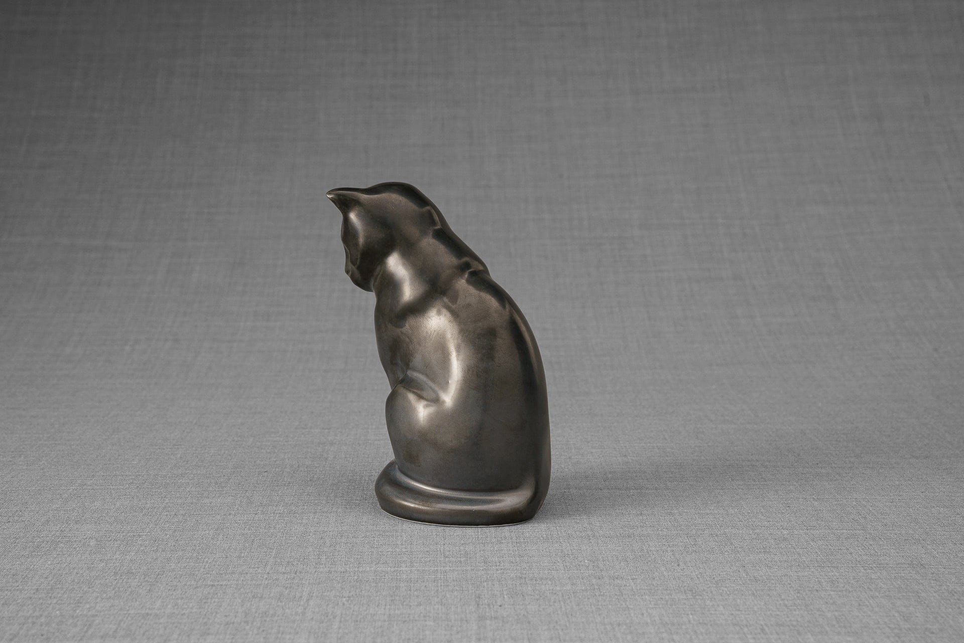 Pulvis Art Urns Pet Urn Mini Pet Urn for Ashes Neko - Dark Matte | Ceramic | Handmade