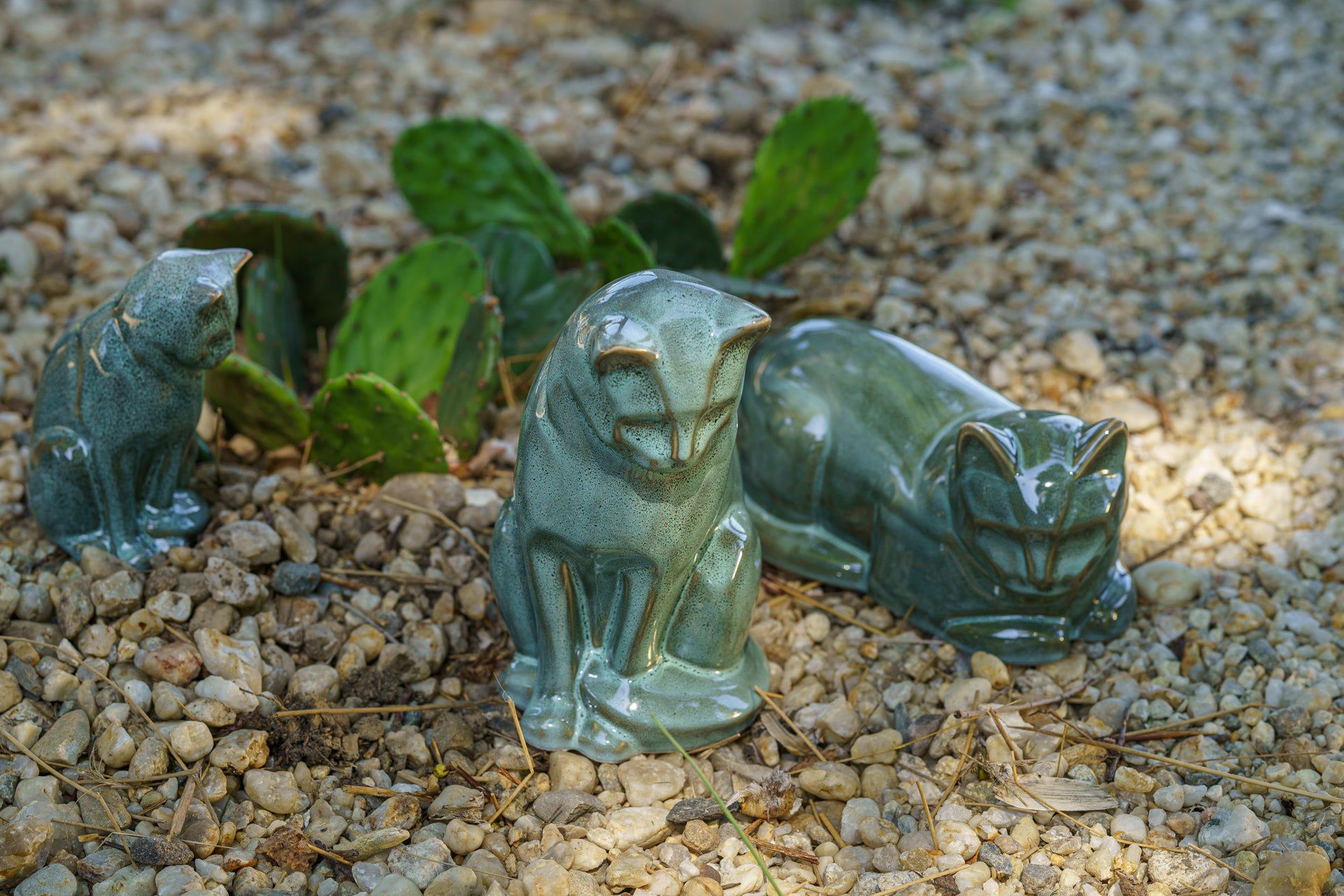 Pulvis Art Urns Pet Urn Mini Pet Urn for Ashes Neko - Oily Green Melange | Ceramic