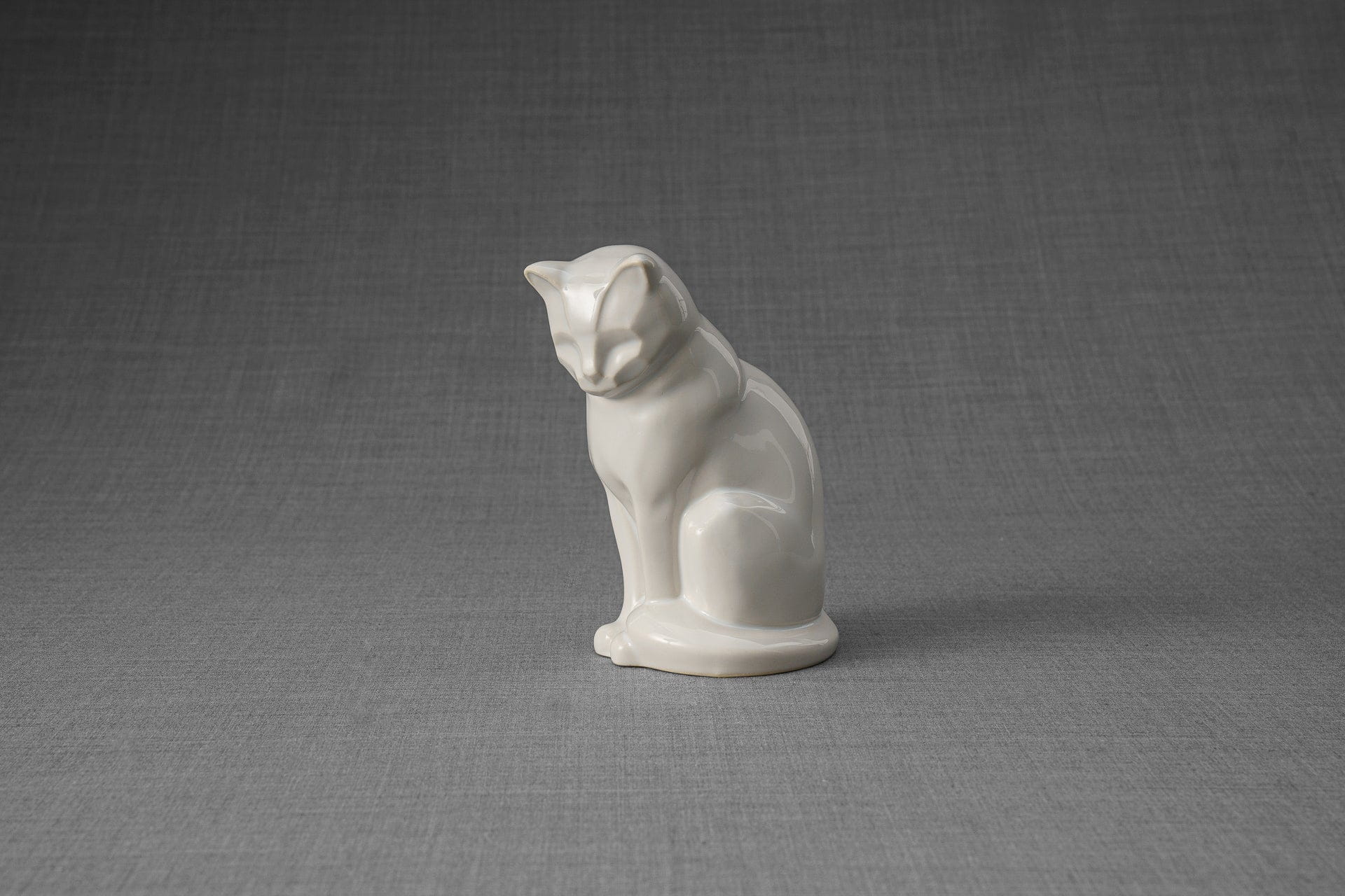 Pulvis Art Urns Pet Urn Mini Pet Urn for Ashes Neko - White | Ceramic | Handmade