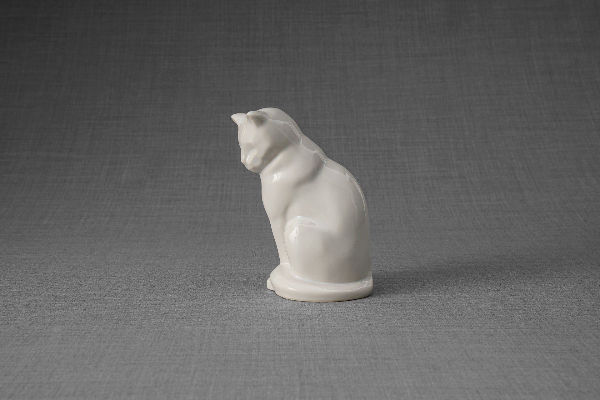 Pulvis Art Urns Pet Urn Mini Pet Urn for Ashes Neko - White | Ceramic | Handmade