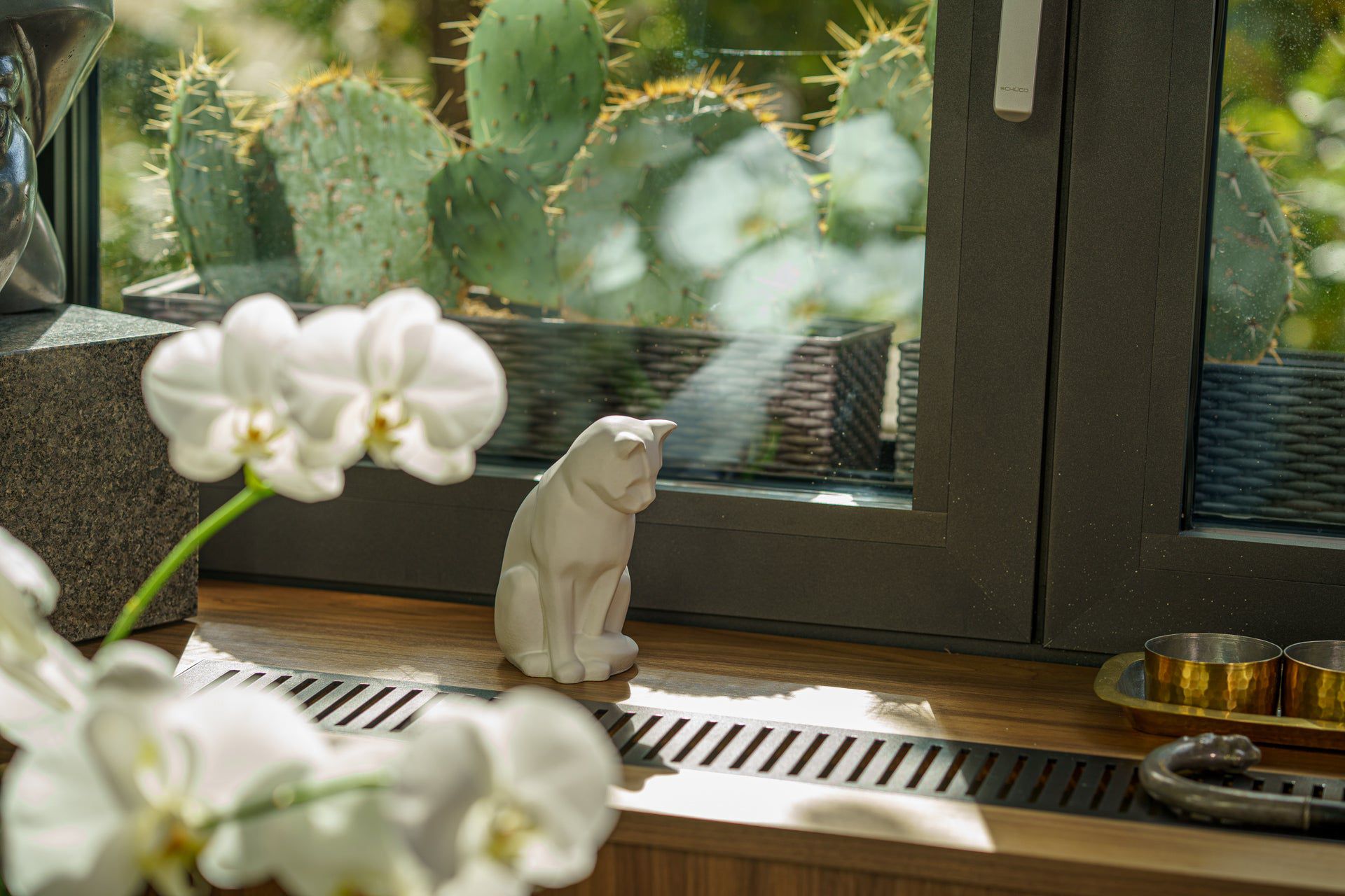 Pulvis Art Urns Pet Urn Mini Pet Urn for Ashes Neko - White Matte | Ceramic | Handmade