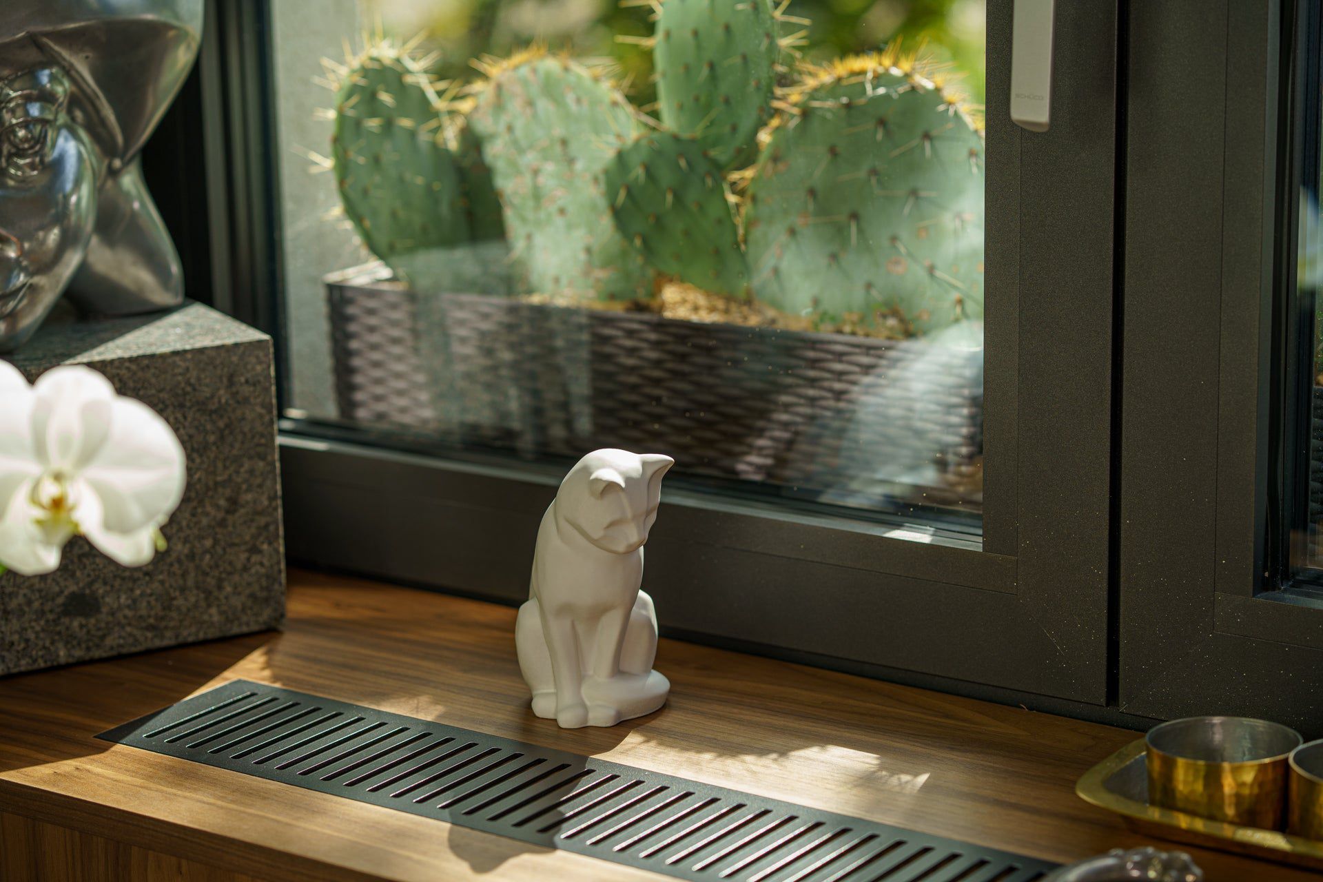 Pulvis Art Urns Pet Urn Mini Pet Urn for Ashes Neko - White Matte | Ceramic | Handmade