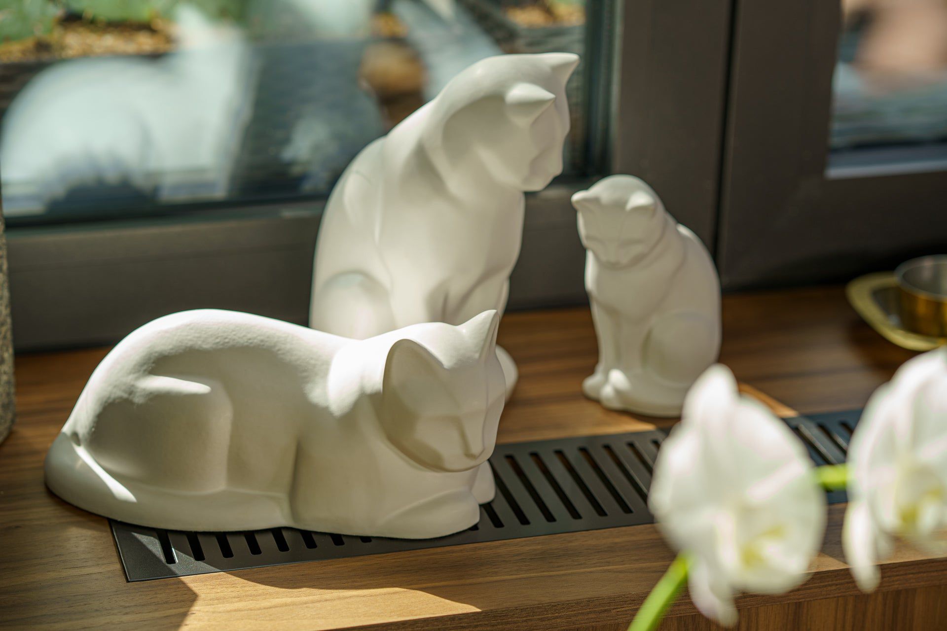 Pulvis Art Urns Pet Urn Mini Pet Urn for Ashes Neko - White Matte | Ceramic | Handmade
