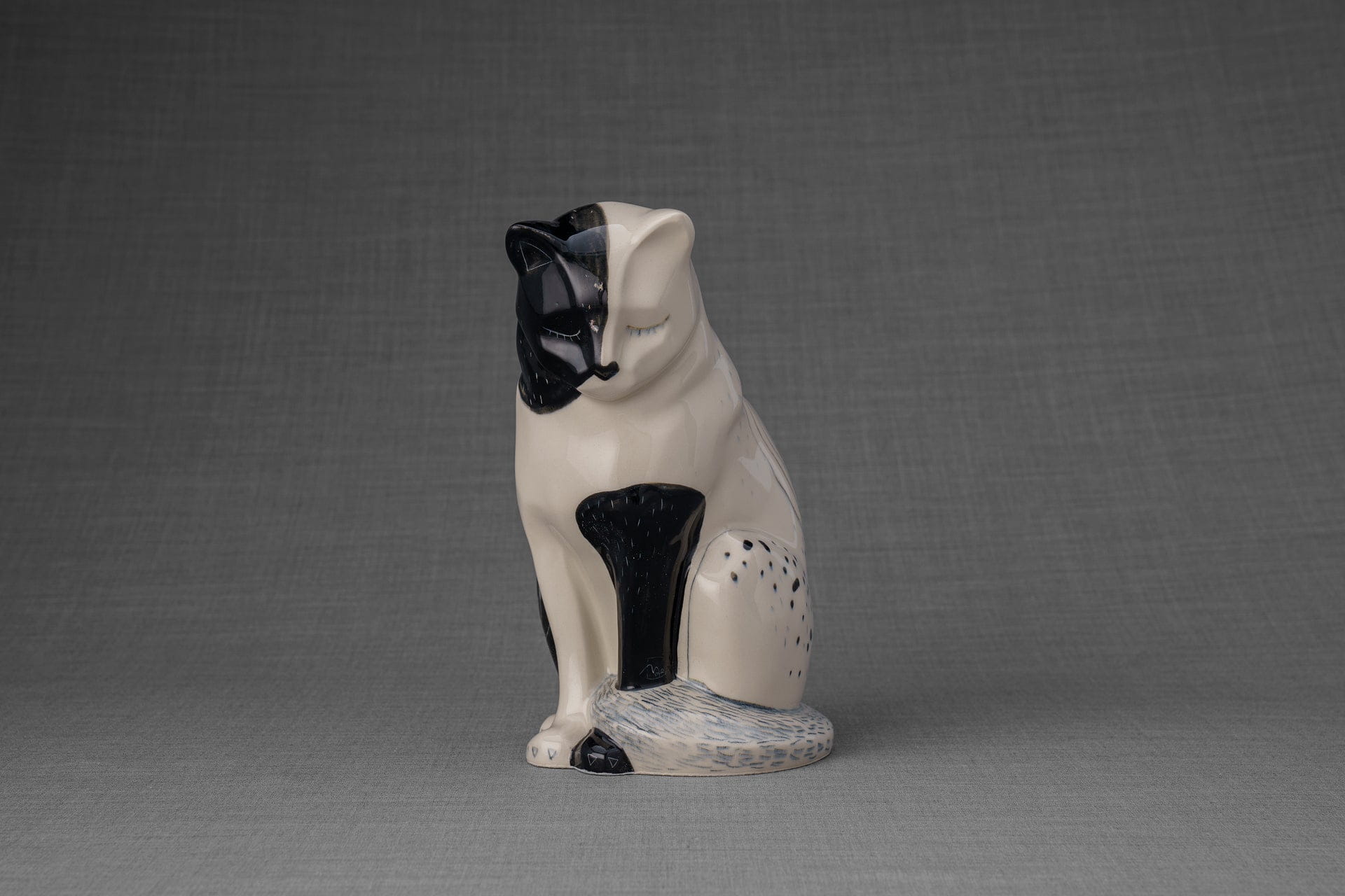 Pulvis Art Urns Pet Urn Neko Hand Decorated Pet Urn "Tuxedo" - Ceramic | Handmade