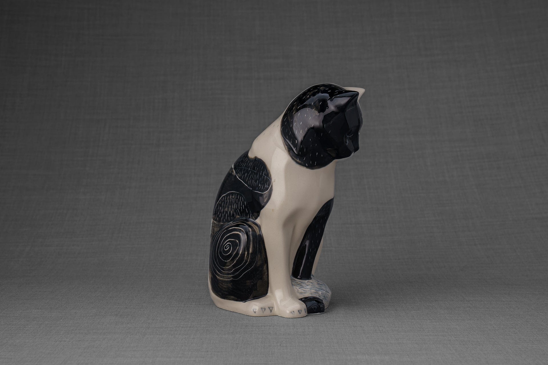 Pulvis Art Urns Pet Urn Neko Hand Decorated Pet Urn "Tuxedo" - Ceramic | Handmade
