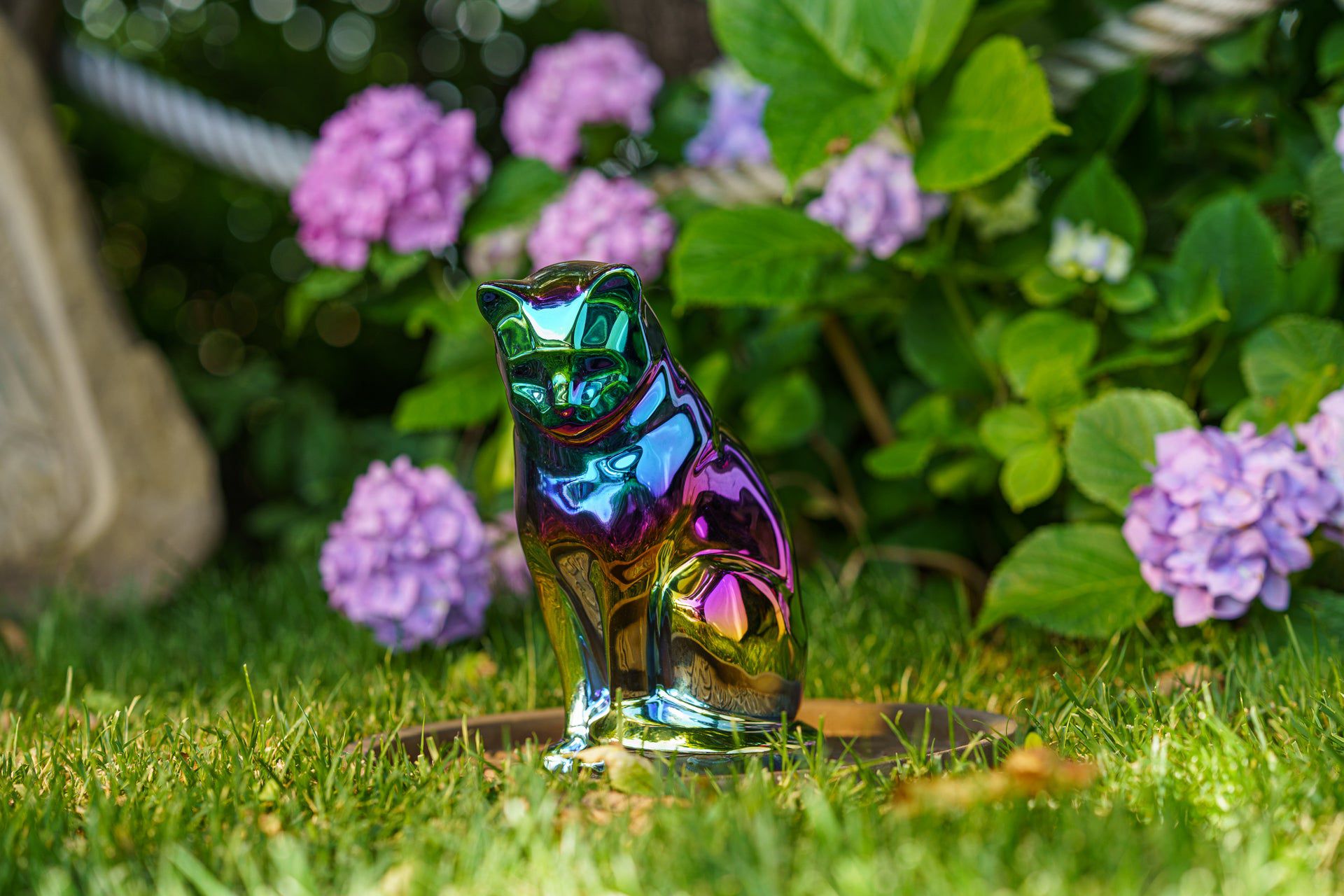 Pulvis Art Urns Pet Urn Neko Pet Urn for Ashes - Rainbow Chrome | Ceramic | Handmade