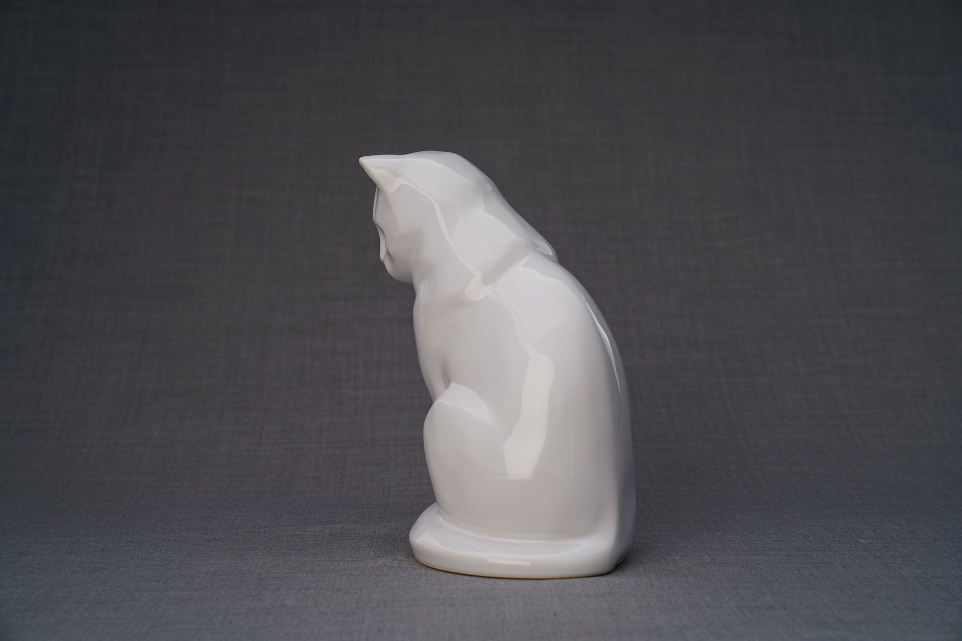 Pulvis Art Urns Pet Urn Neko Pet Urn for Ashes - White | Ceramic | Handmade