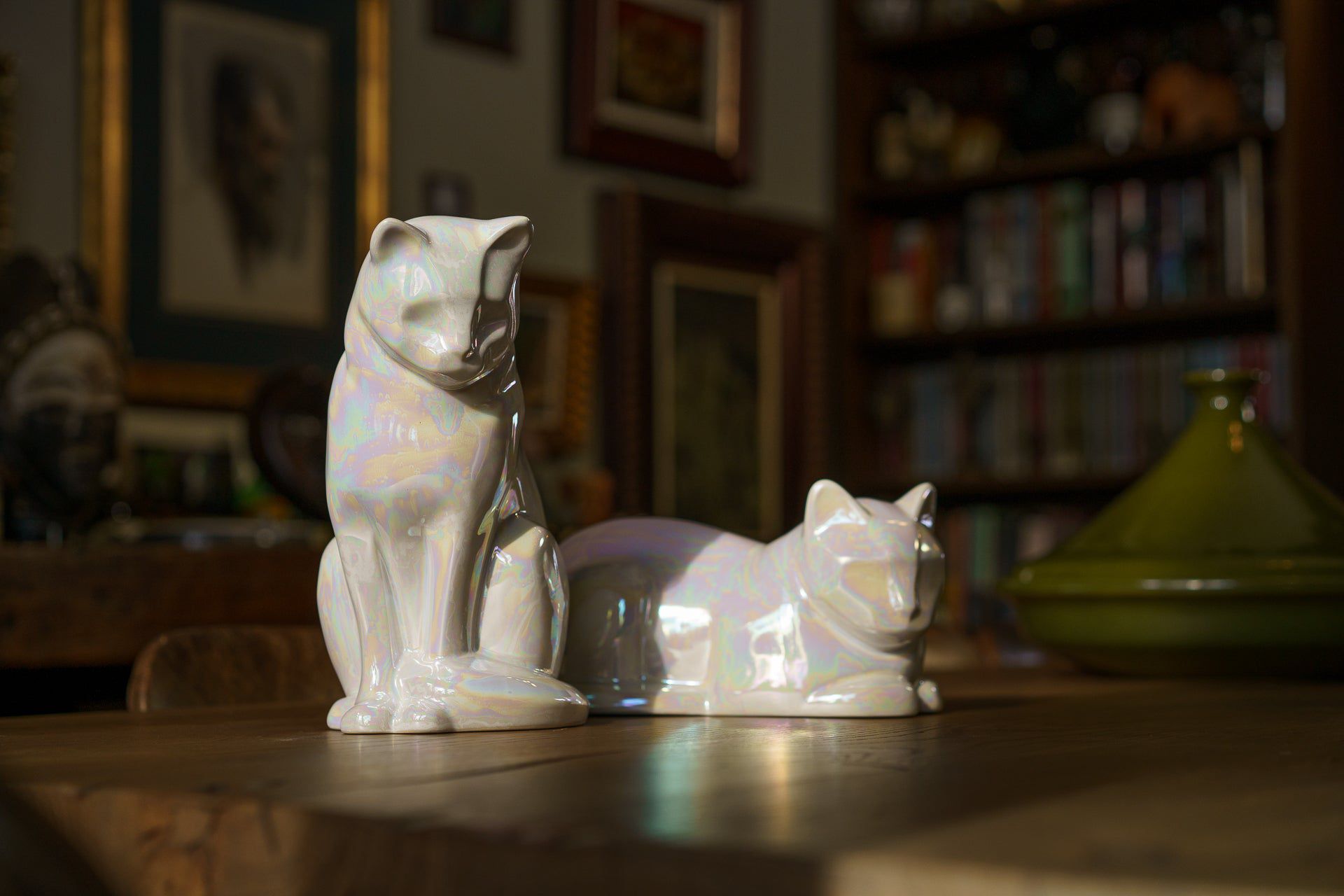 Pulvis Art Urns Pet Urn Neko Pet Urn for Ashes - White | Ceramic | Handmade