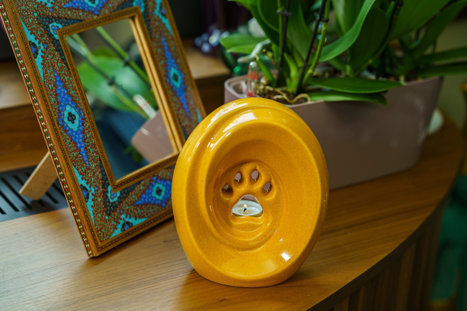 Pulvis Art Urns Pet Urn Paw Pet Urn for Ashes - Amber Yellow | Ceramic | Handmade