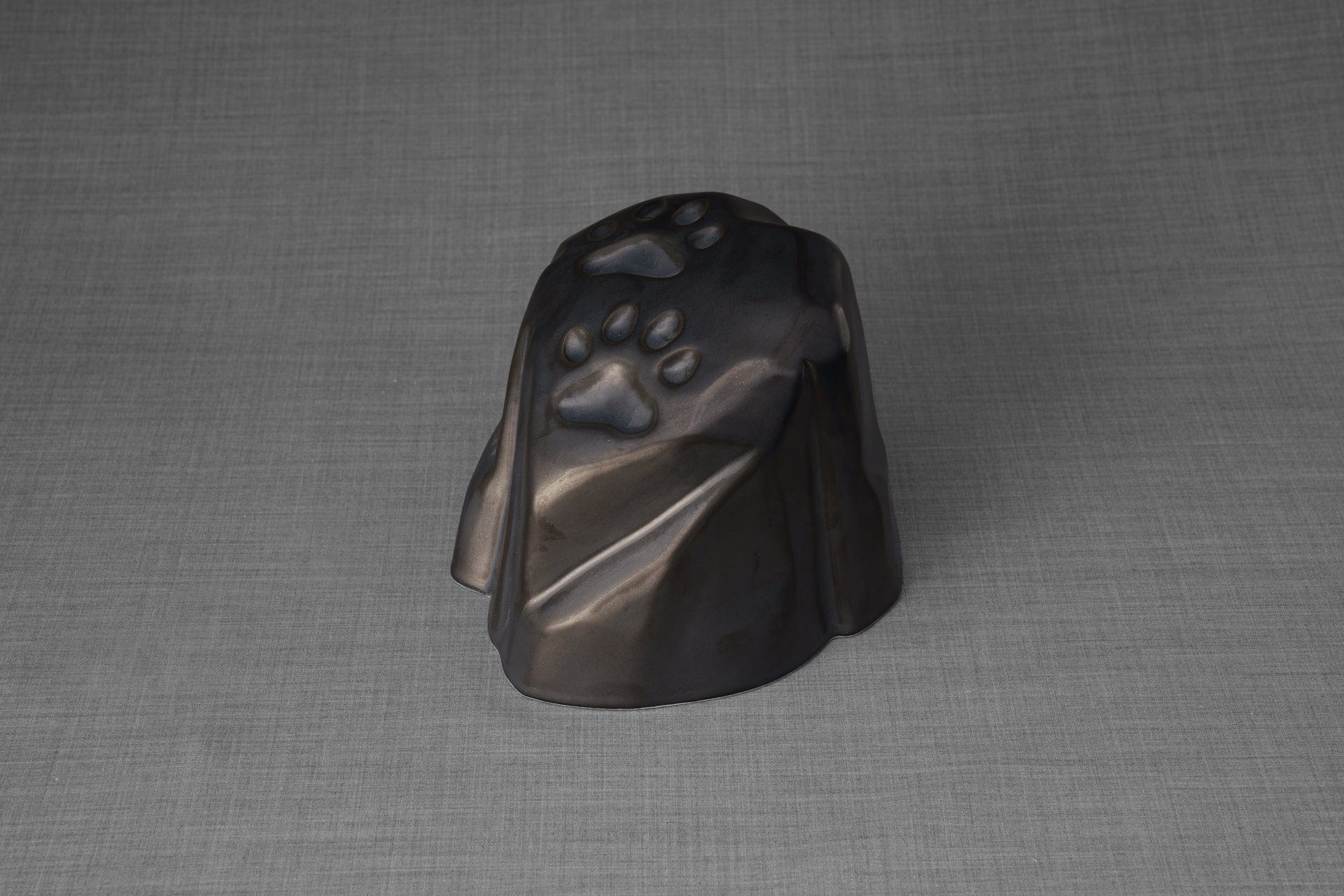 Pulvis Art Urns Pet Urn Paw Print Urn For Pet Ashes - Dark Matte | Ceramic