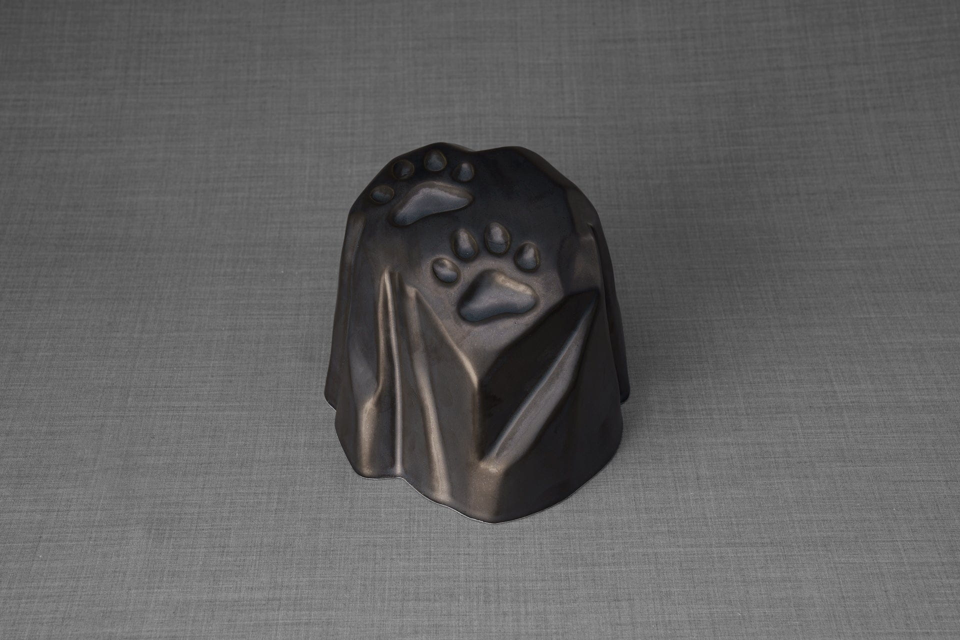 Pulvis Art Urns Pet Urn Paw Print Urn For Pet Ashes - Dark Matte | Ceramic