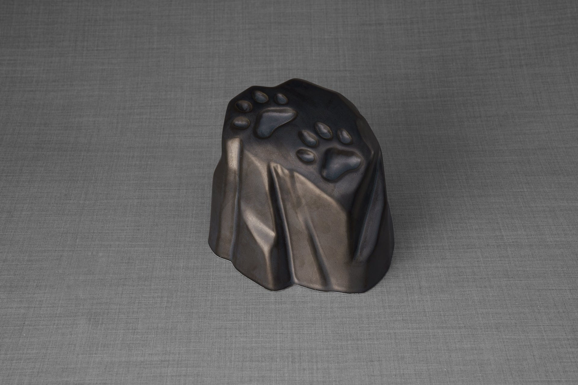 Pulvis Art Urns Pet Urn Paw Print Urn For Pet Ashes - Dark Matte | Ceramic
