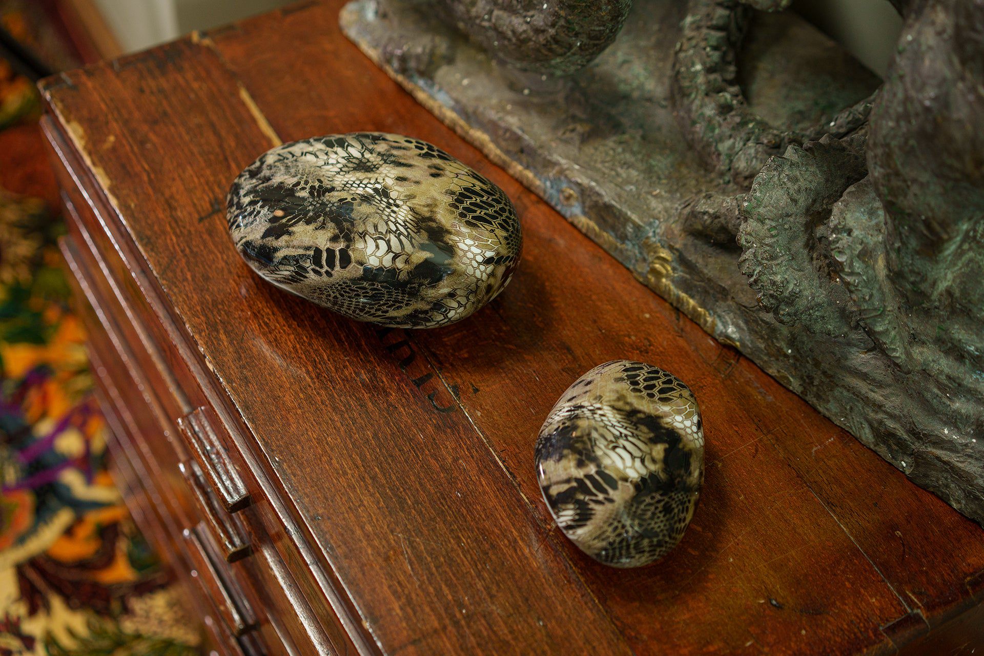 Pulvis Art Urns Pet Urn Snake Pet Urn - Beige | Ceramic | HydroGraphics