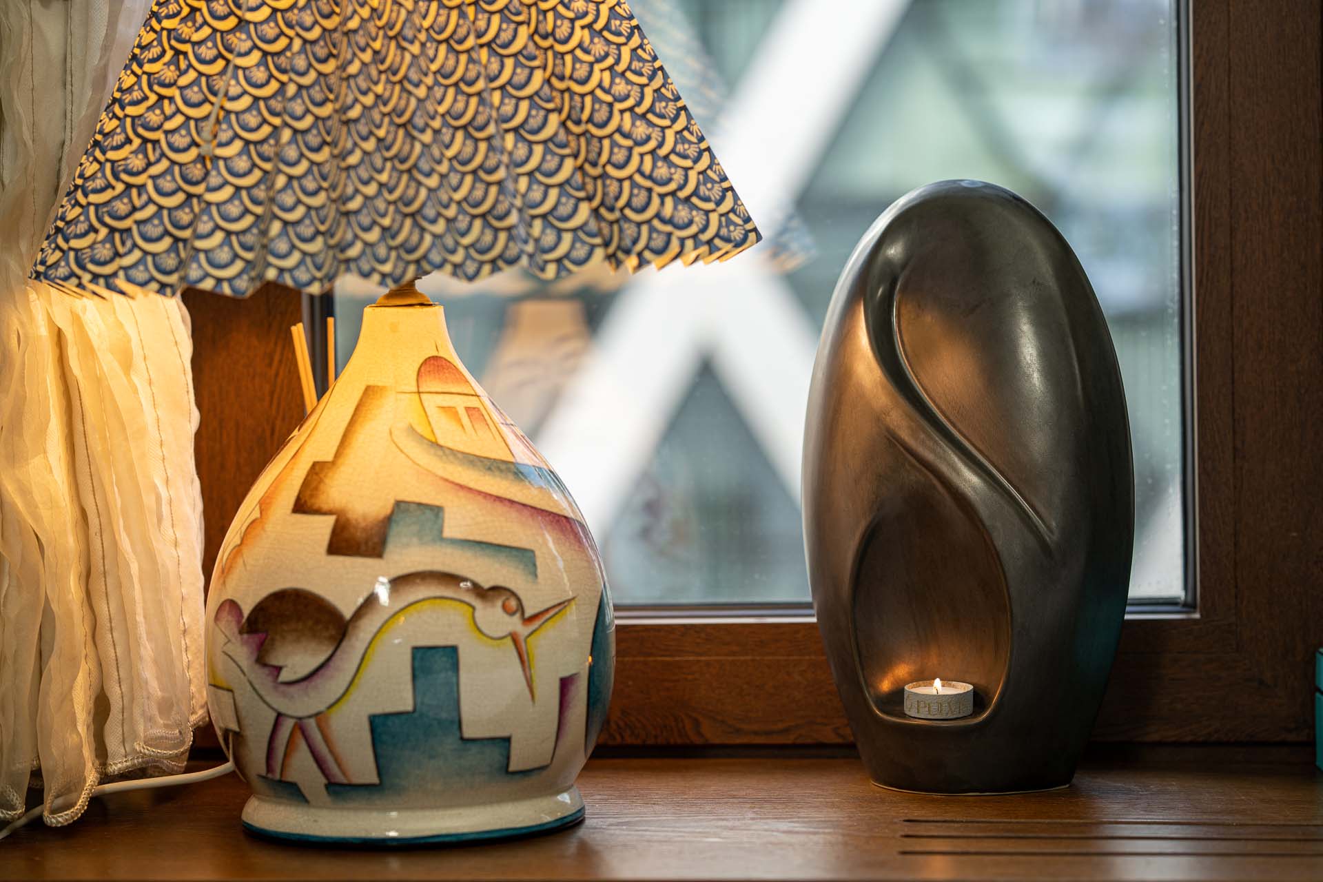 Material Deep Dive: Ceramic, Bronze, Wood. Which Urn Material Wins?