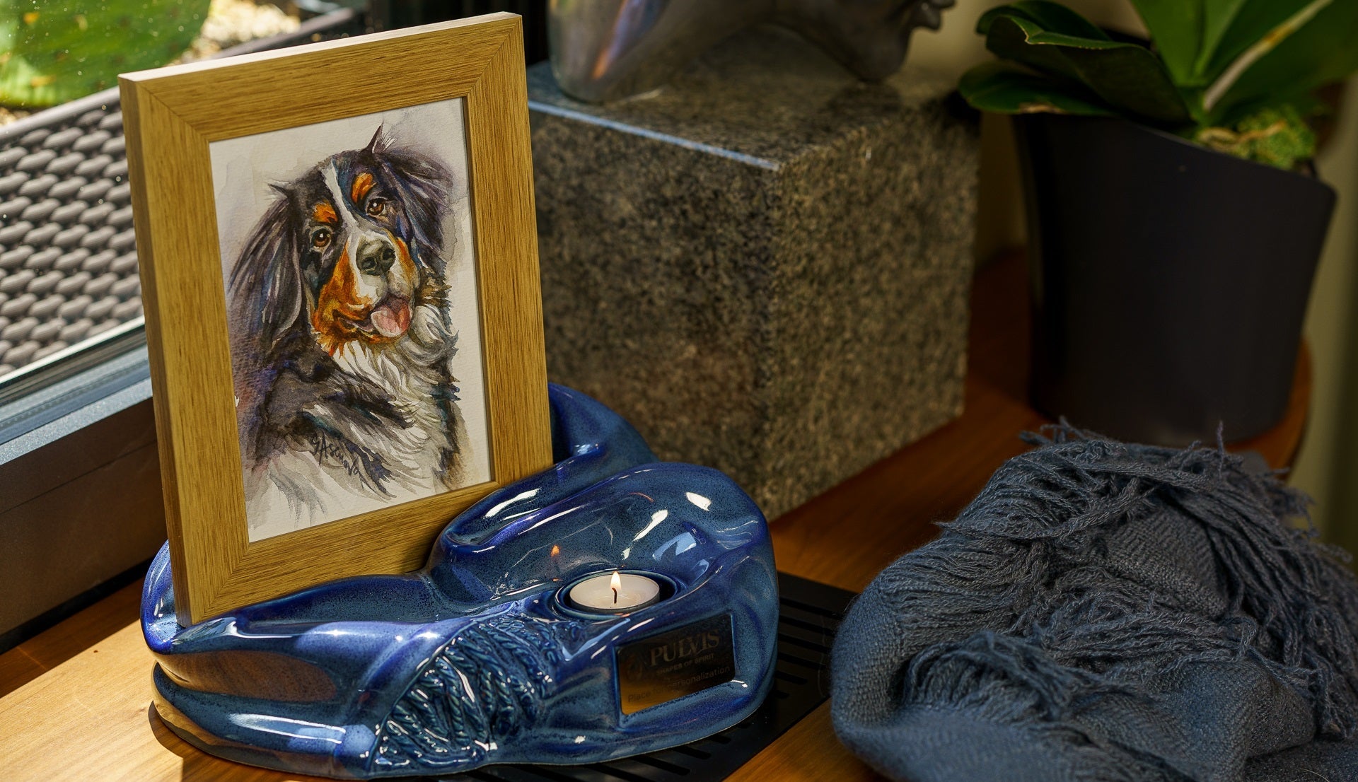 Cozy Cremation Urn by Pulvis Art Urns. Handmade Memorial Urn for Pets and Humans
