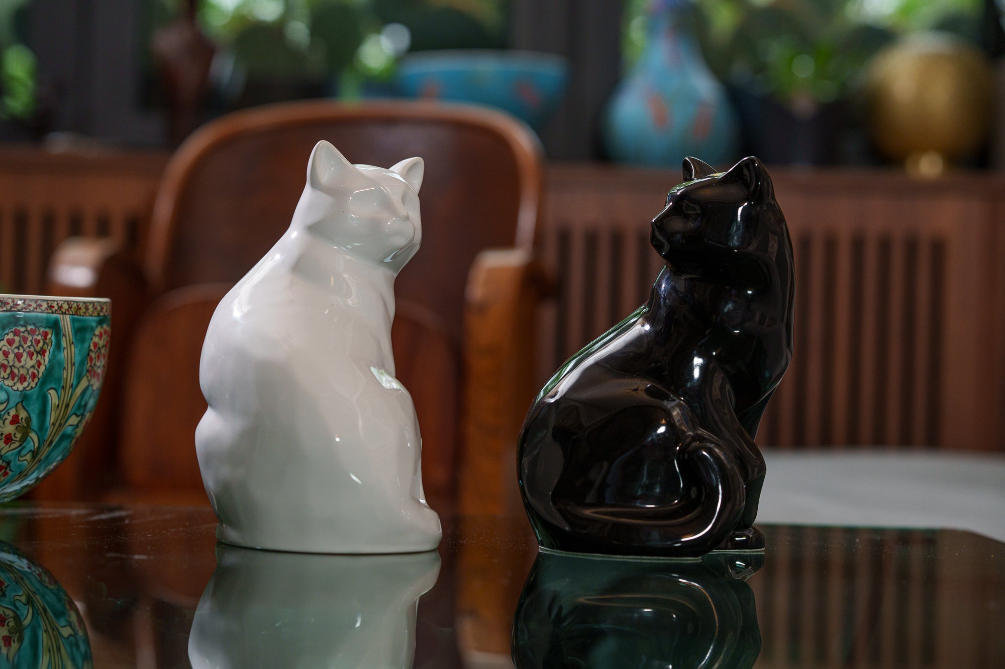 Felix Cat Urn for Ashes - White | Ceramic | Handmade Pet Urn
