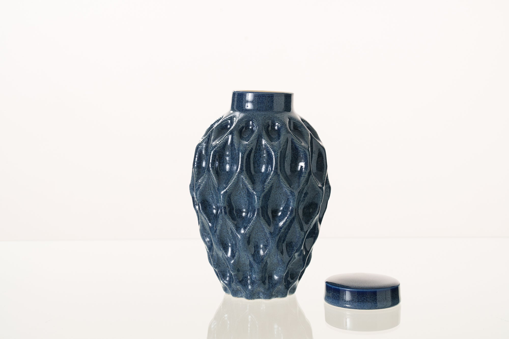 Cremation Urn "Echo" - 3D Printed Ceramic Urn | Blue Melange | Medium