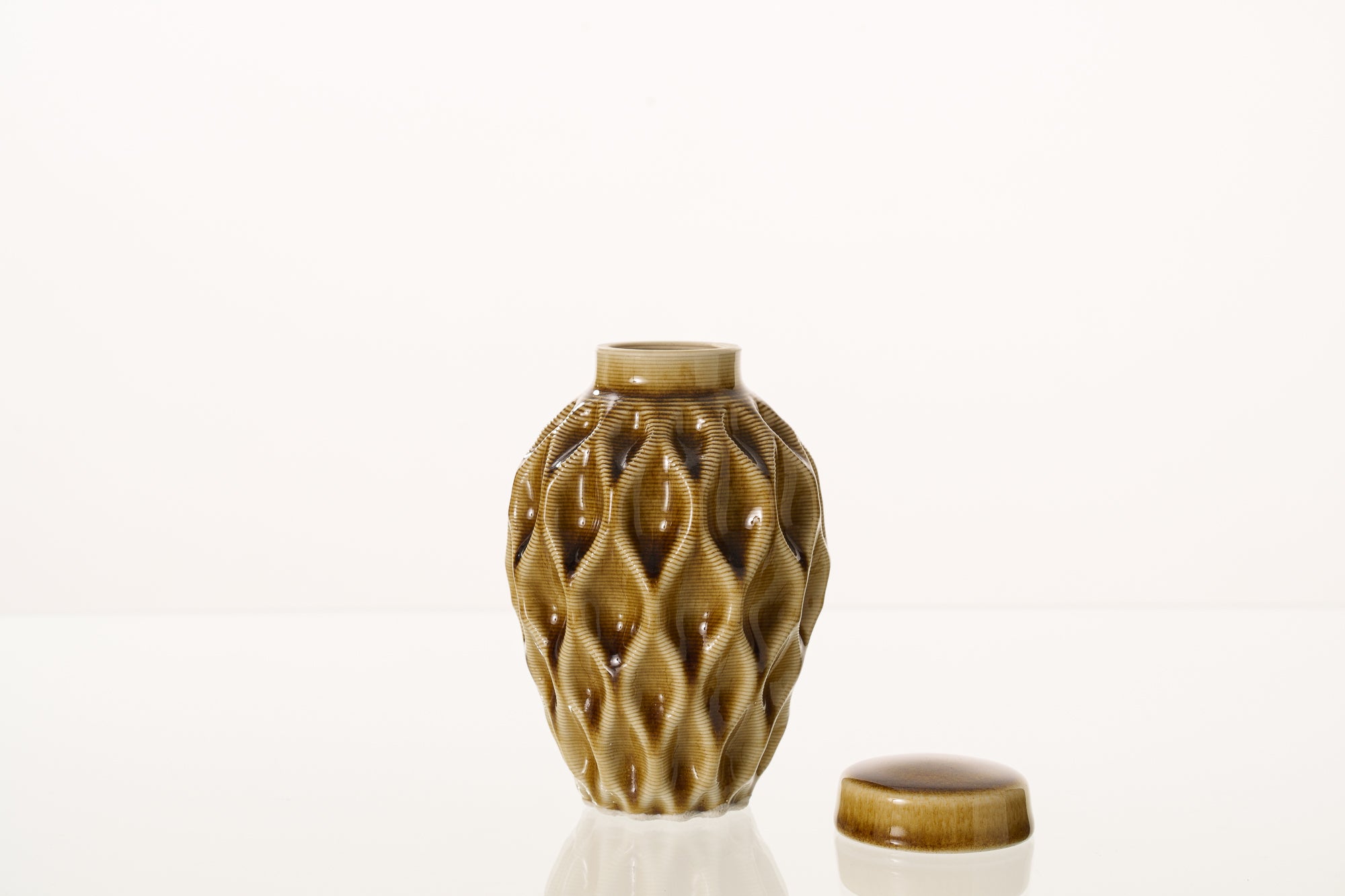 Cremation Urn "Echo" - 3D Printed Ceramic Urn | Dark Sand | Keepsake