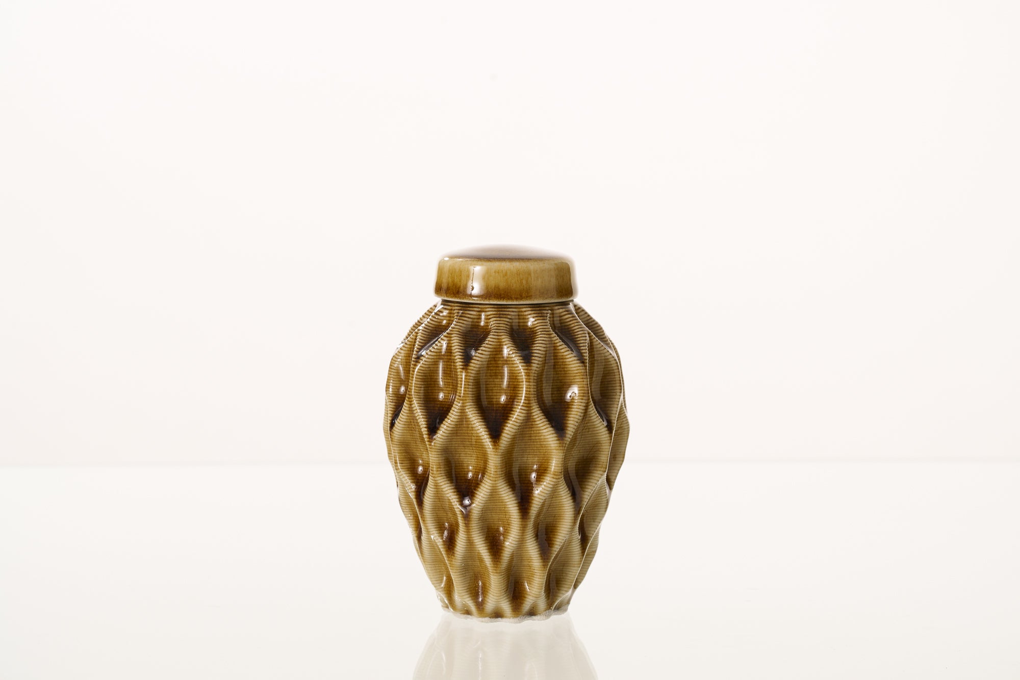 Cremation Urn "Echo" - 3D Printed Ceramic Urn | Dark Sand | Keepsake