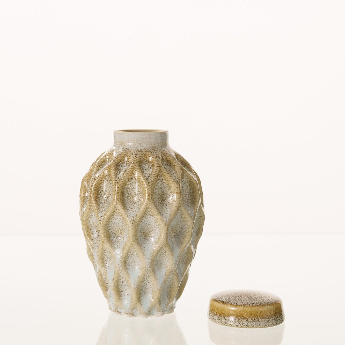 Cremation Urn "Echo" - 3D Printed Ceramic Urn | Light Sand Melange | Keepsake