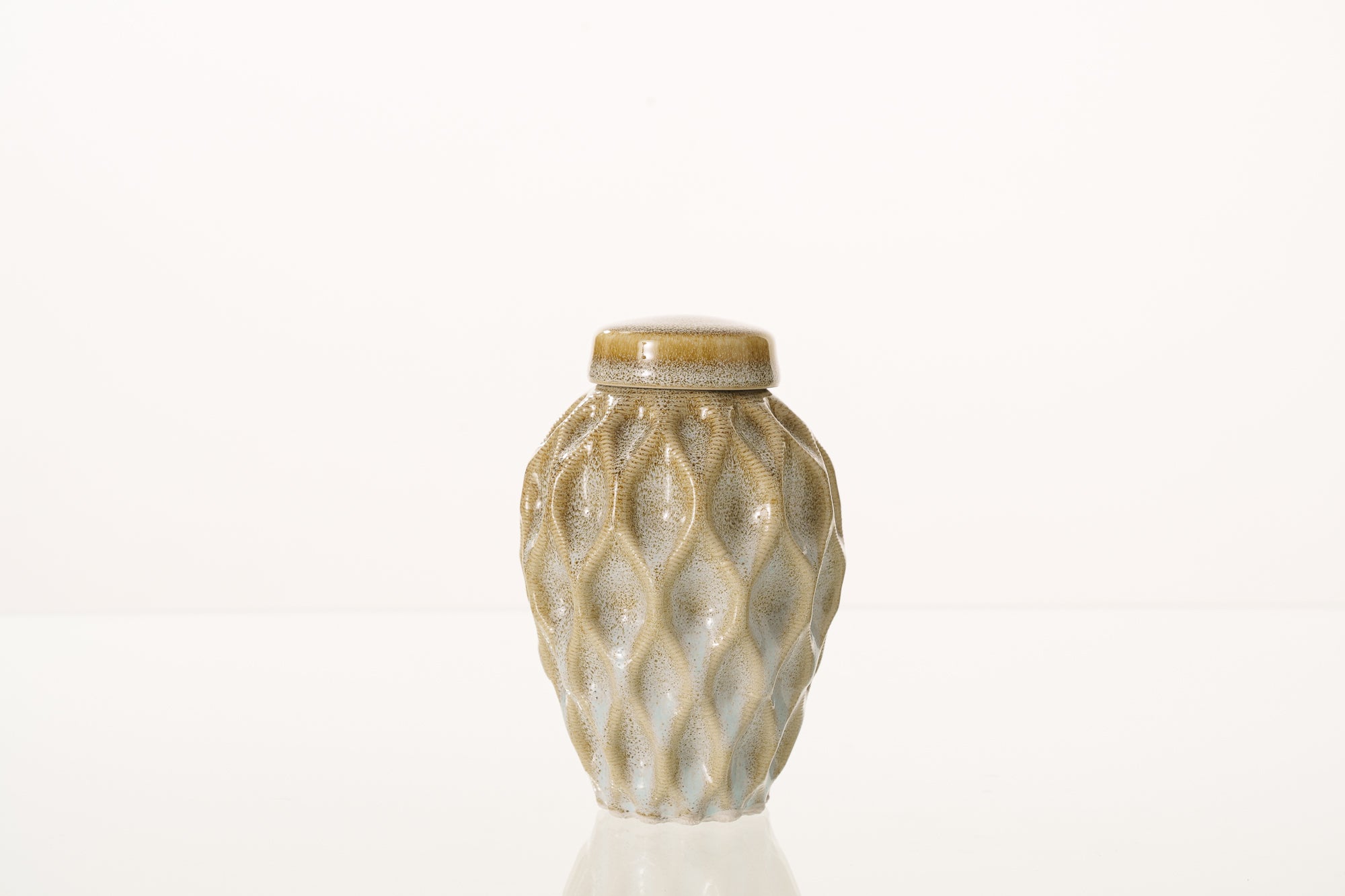 Cremation Urn "Echo" - 3D Printed Ceramic Urn | Light Sand Melange | Keepsake