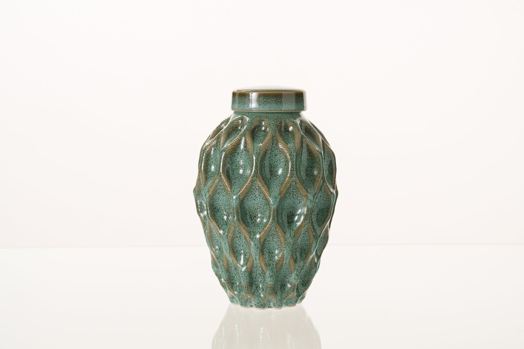 Cremation Urn "Echo" - 3D Printed Ceramic Urn 
