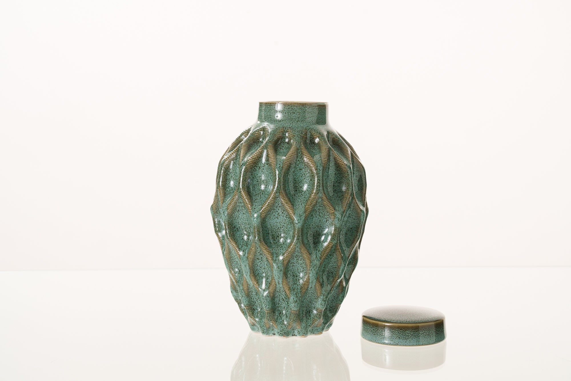 Cremation Urn "Echo" - 3D Printed Ceramic Urn 