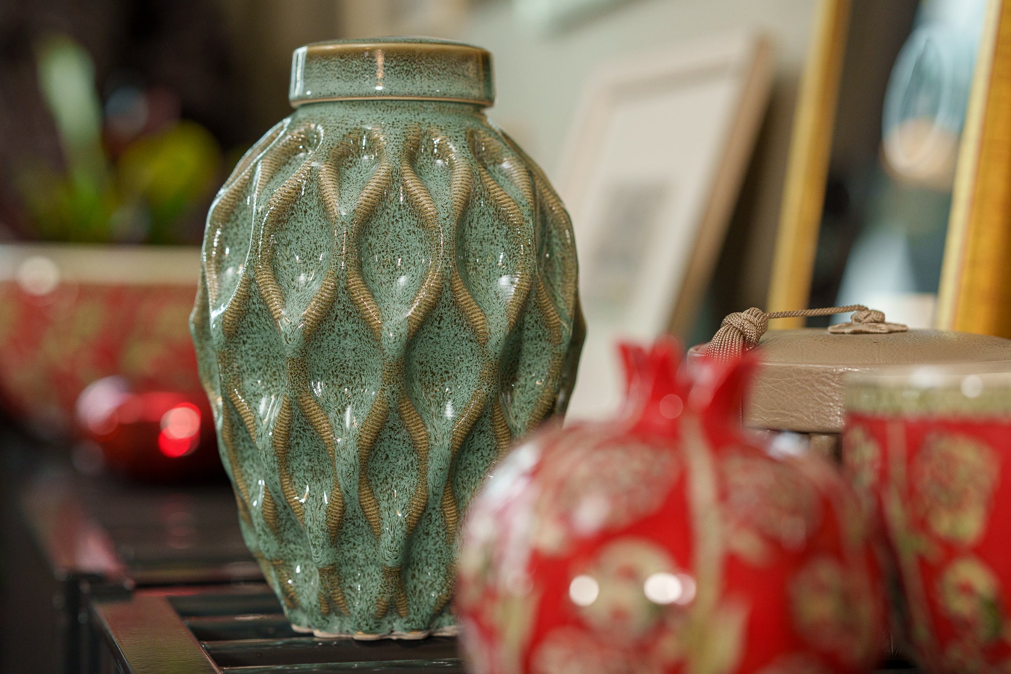Cremation Urn "Echo" - 3D Printed Ceramic Urn | Oily Green Melange | Keepsake