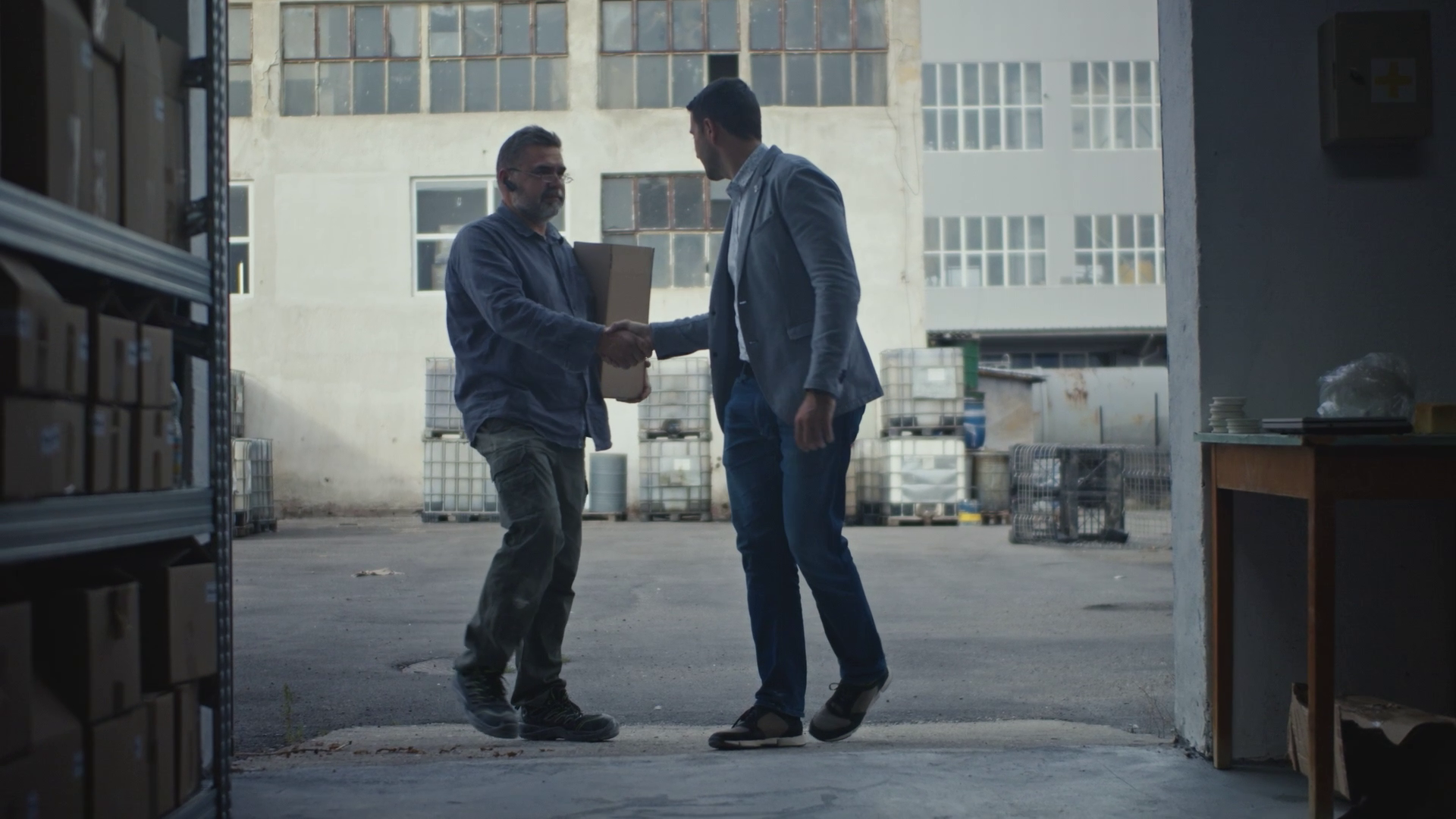 Charger la vidéo: Pulvis Art urns - Our Story