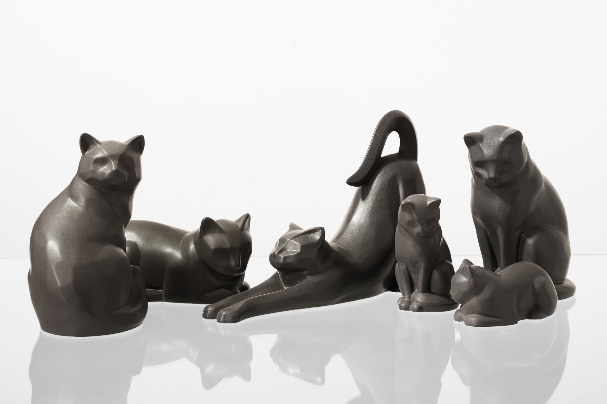 Felix Cat Urn for Ashes - White | Ceramic | Handmade Pet Urn