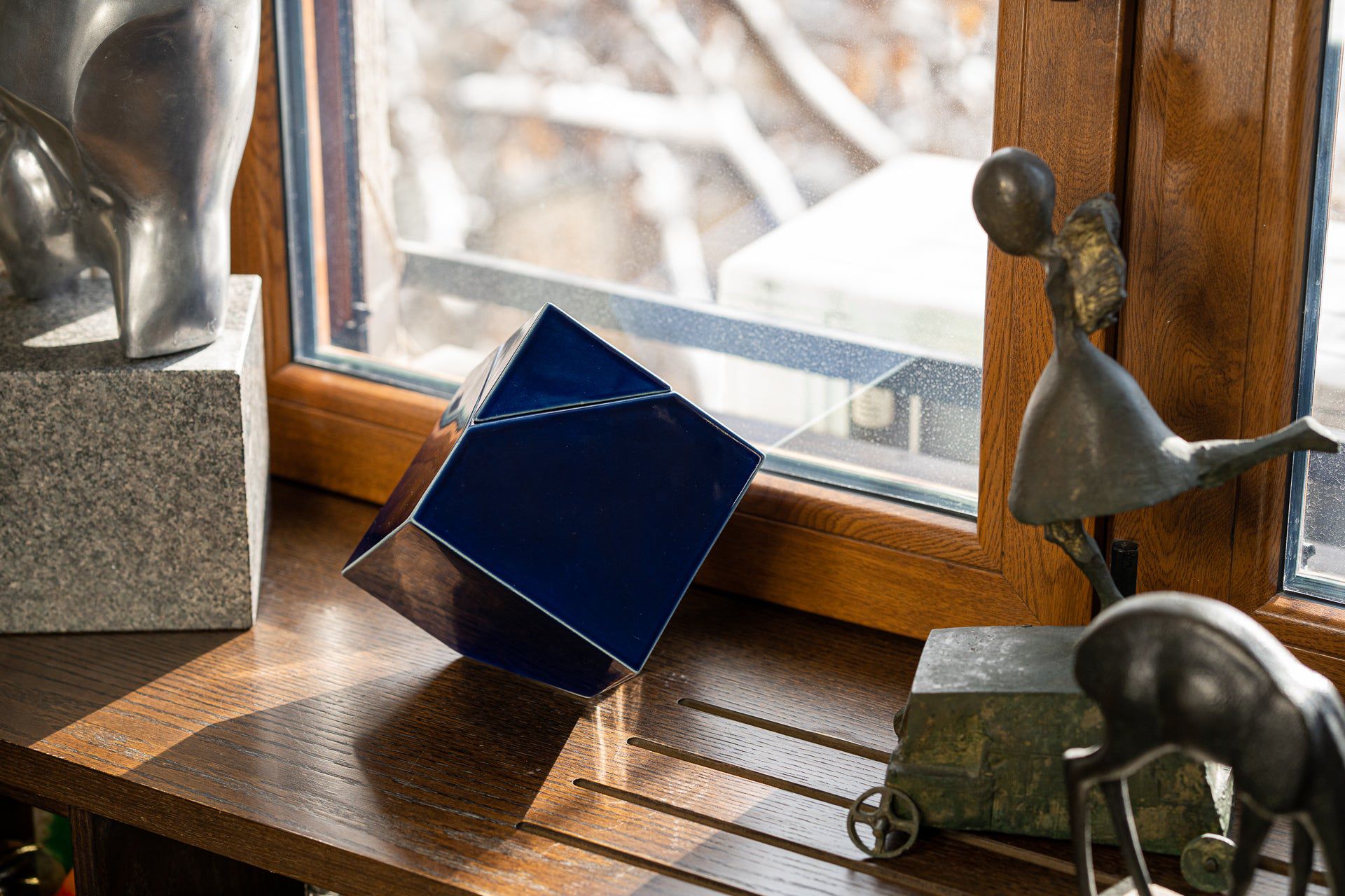Pulvis Art Urns Adult Size Urn Abstract Cremation Urn for Ashes - Large | Cobalt Metallic | Ceramic
