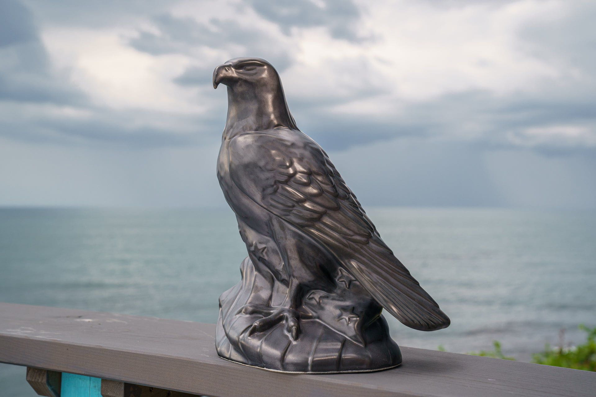 Pulvis Art Urns Adult Size Urn Aquilae Military Memorial For Cremation Ashes  - Large | Dark Matte | Ceramic