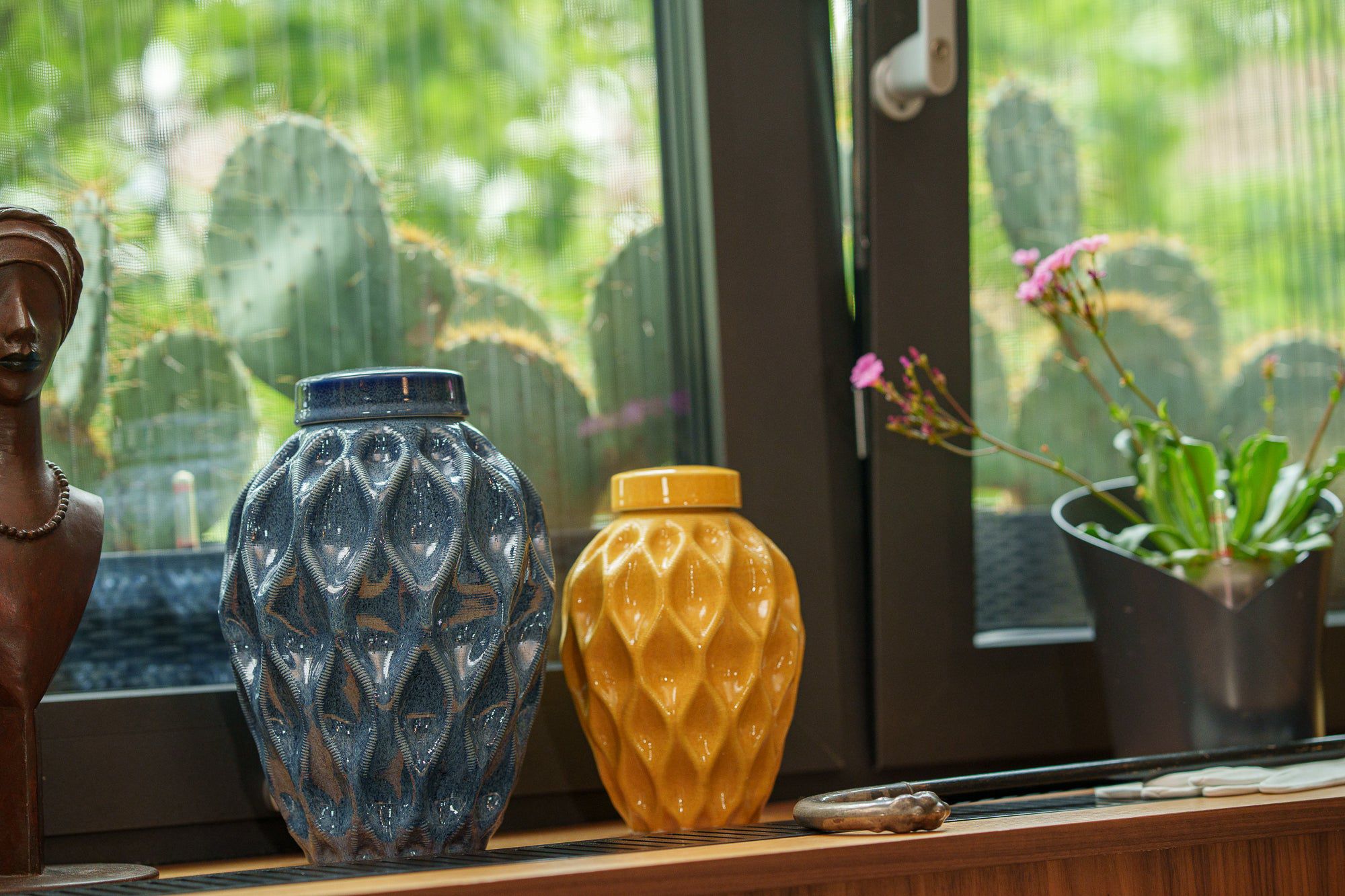 Cremation Urn "Echo" - 3D Printed Ceramic Urn | Blue Melange | Large