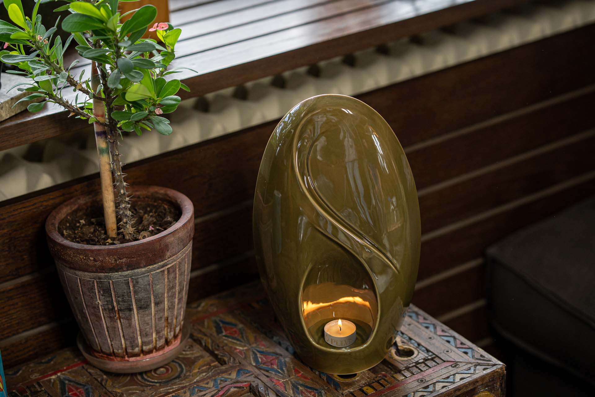 Pulvis Art Urns Adult Size Urn Eternity Handmade Cremation Urn for Ashes - Large | Oily Green | Ceramic