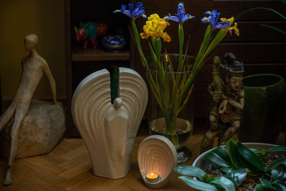 Ceramic art Urn for ashes Guardian - By Pulvis Art Urns