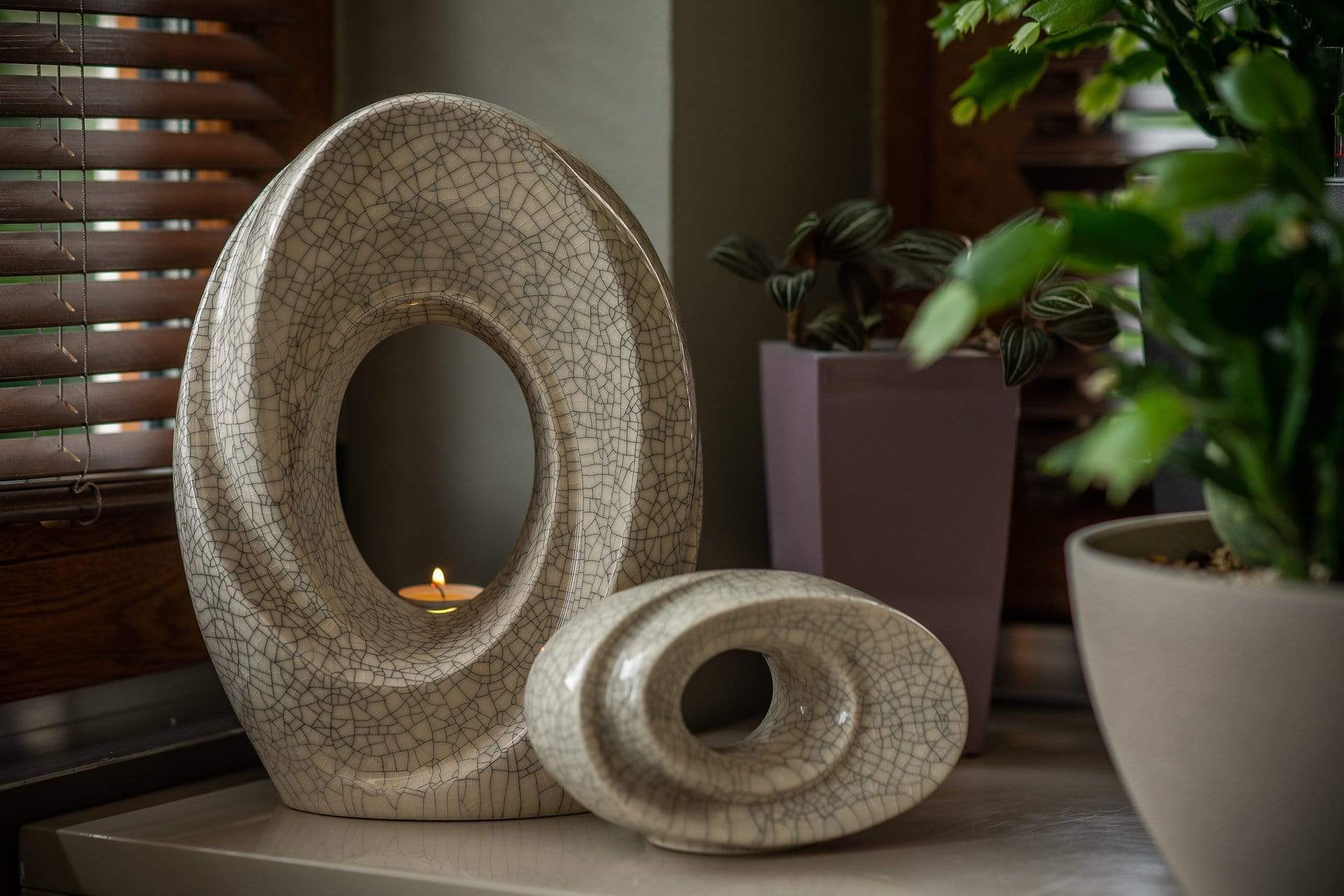 Ceramic Art Urn for Ashes - The Passage- set (craquelure colour with candle ) by Pulvis Art Urns 