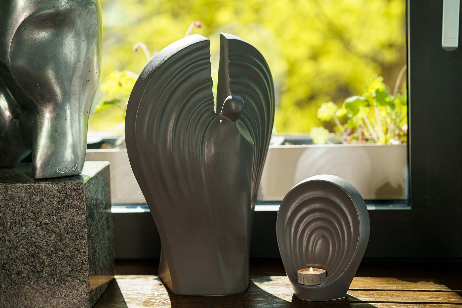 Pulvis Art Urns Adult Size Urn + Keepsake Urn Set Of Ceramic Art Urns for Ashes "Guardian" - (Large urn + Keepsake)